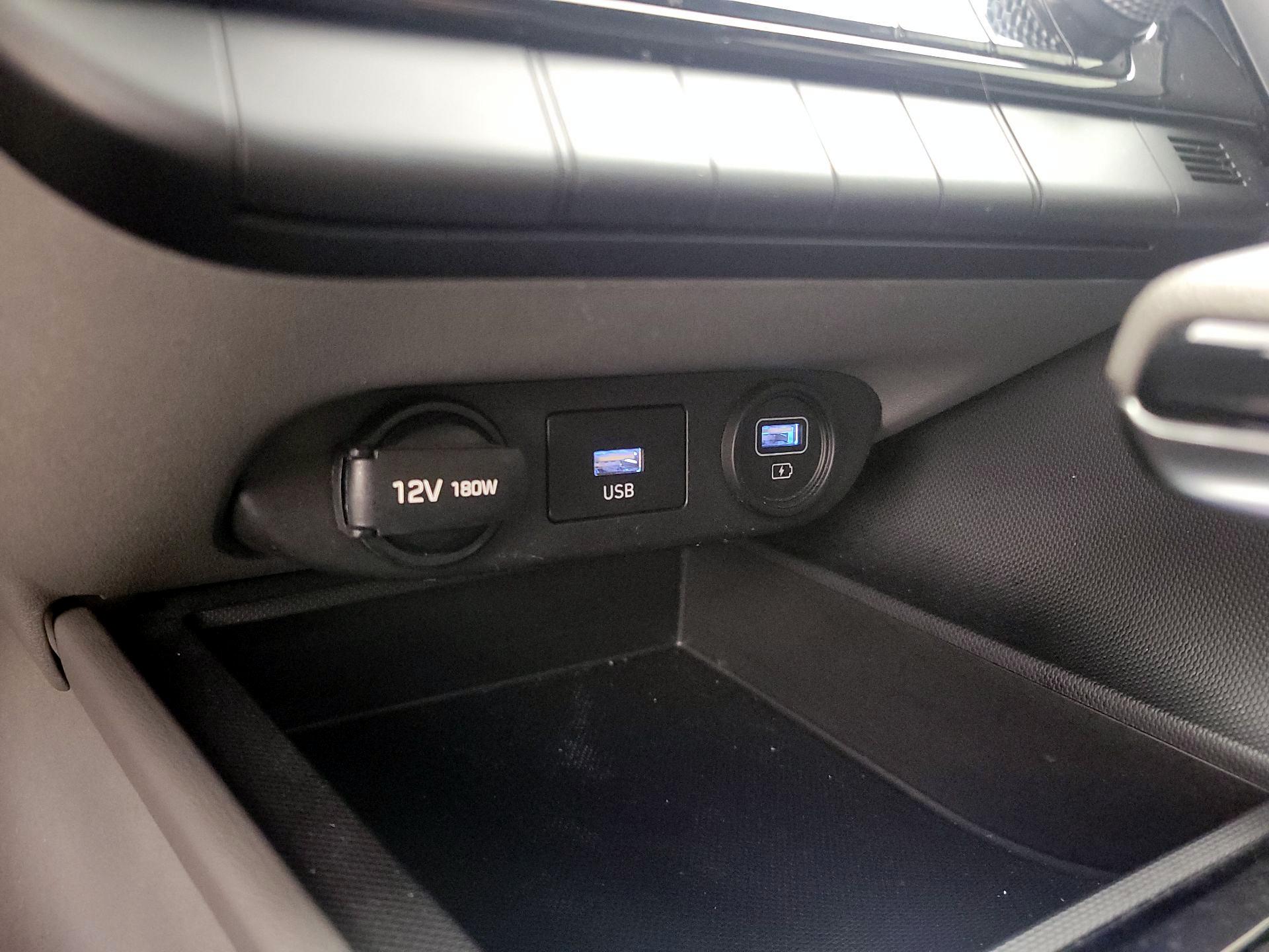 Thumbnail: 2021 Hyundai Elantra - 18