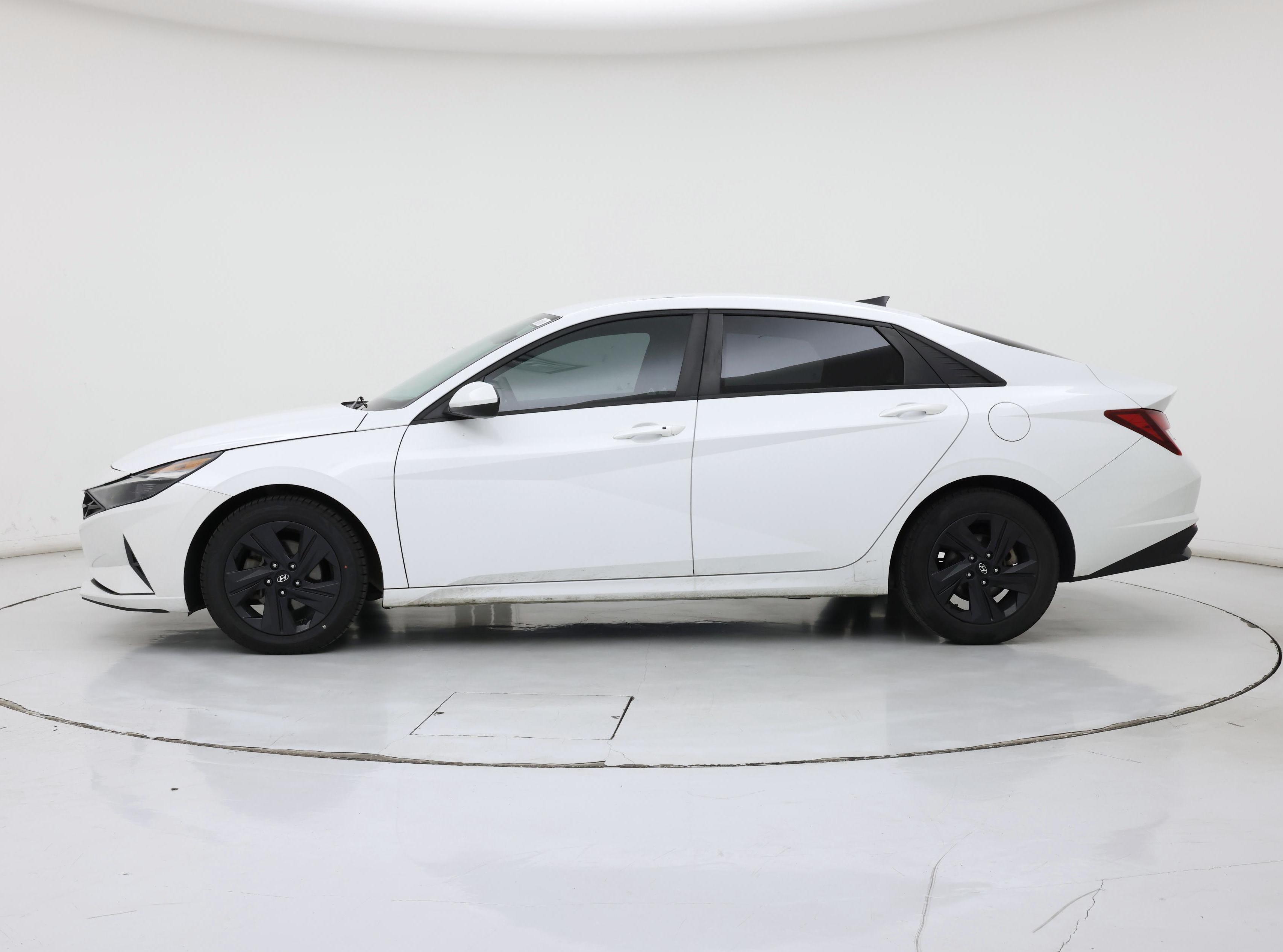 Thumbnail: 2021 Hyundai Elantra - 3