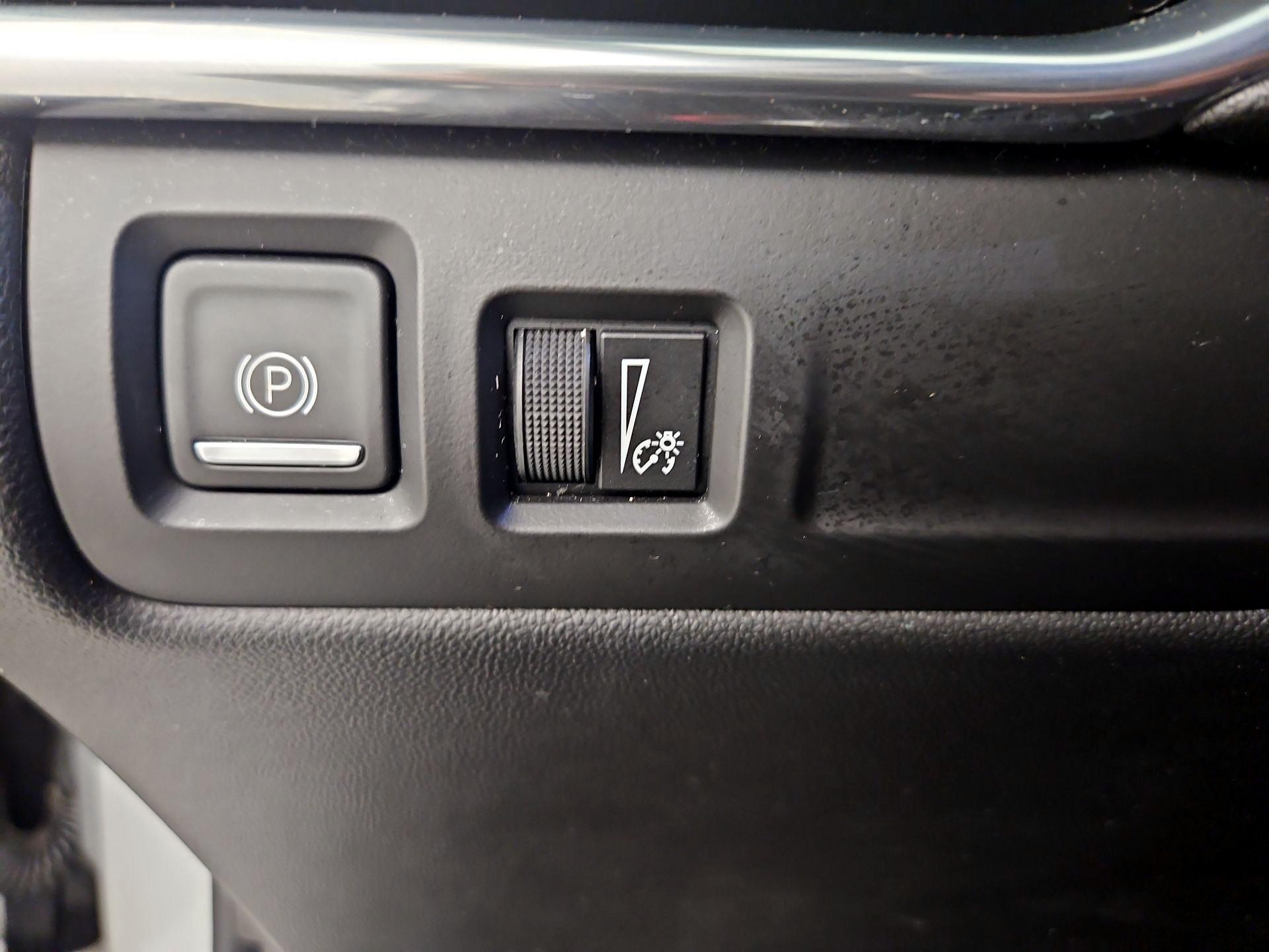 Thumbnail: 2020 Cadillac XT4 - 13