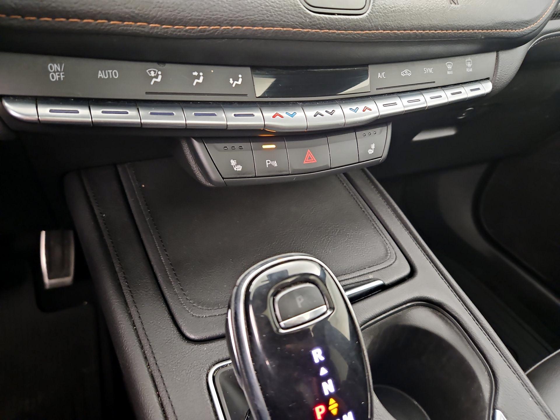 Thumbnail: 2020 Cadillac XT4 - 16