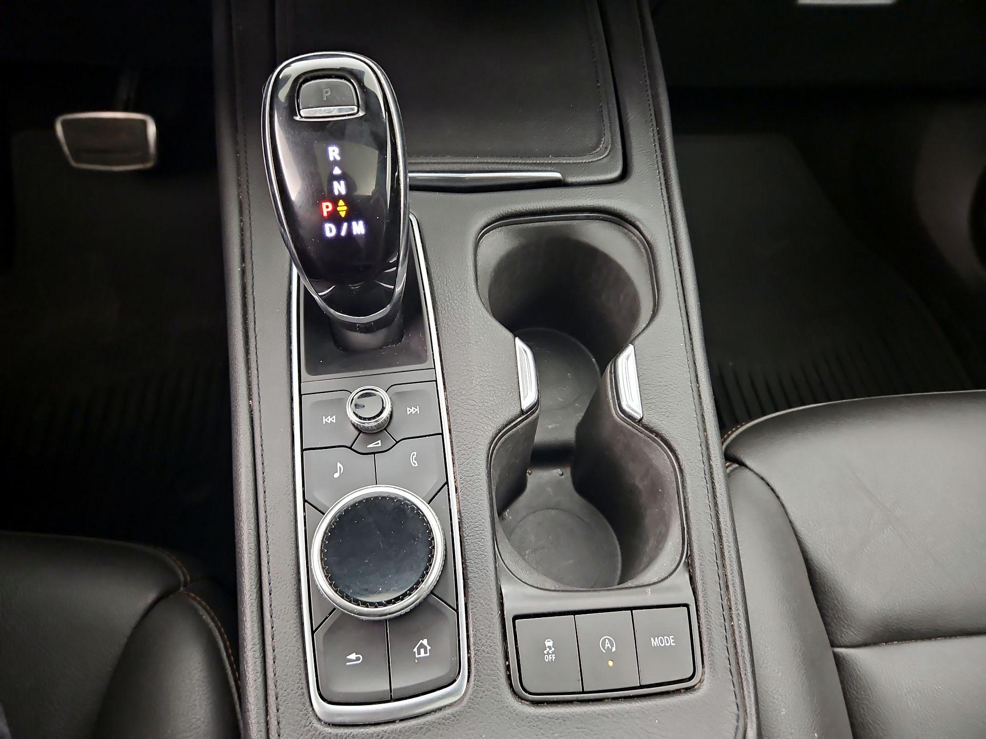 Thumbnail: 2020 Cadillac XT4 - 17