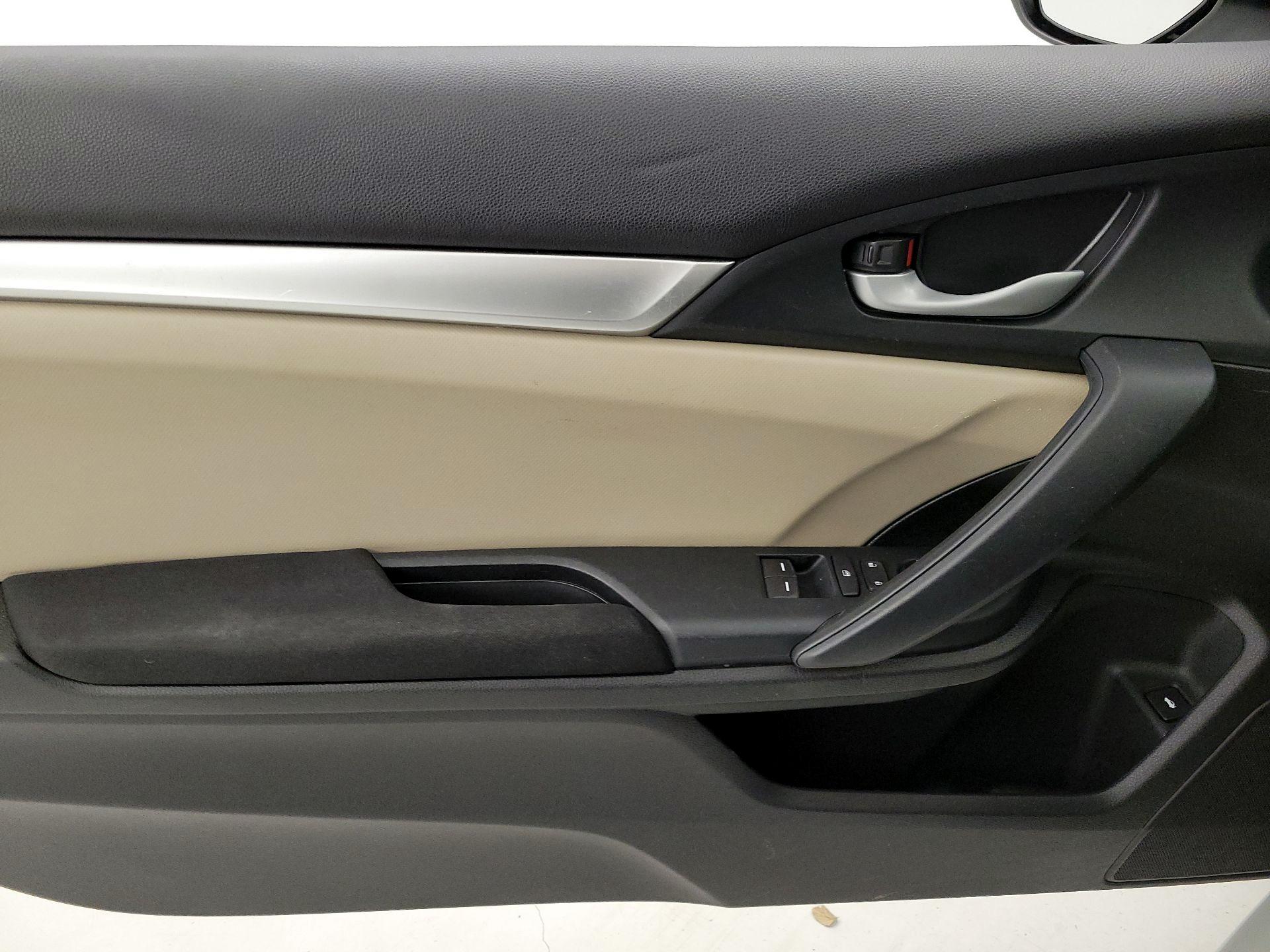 Thumbnail: 2017 Honda Civic - 12