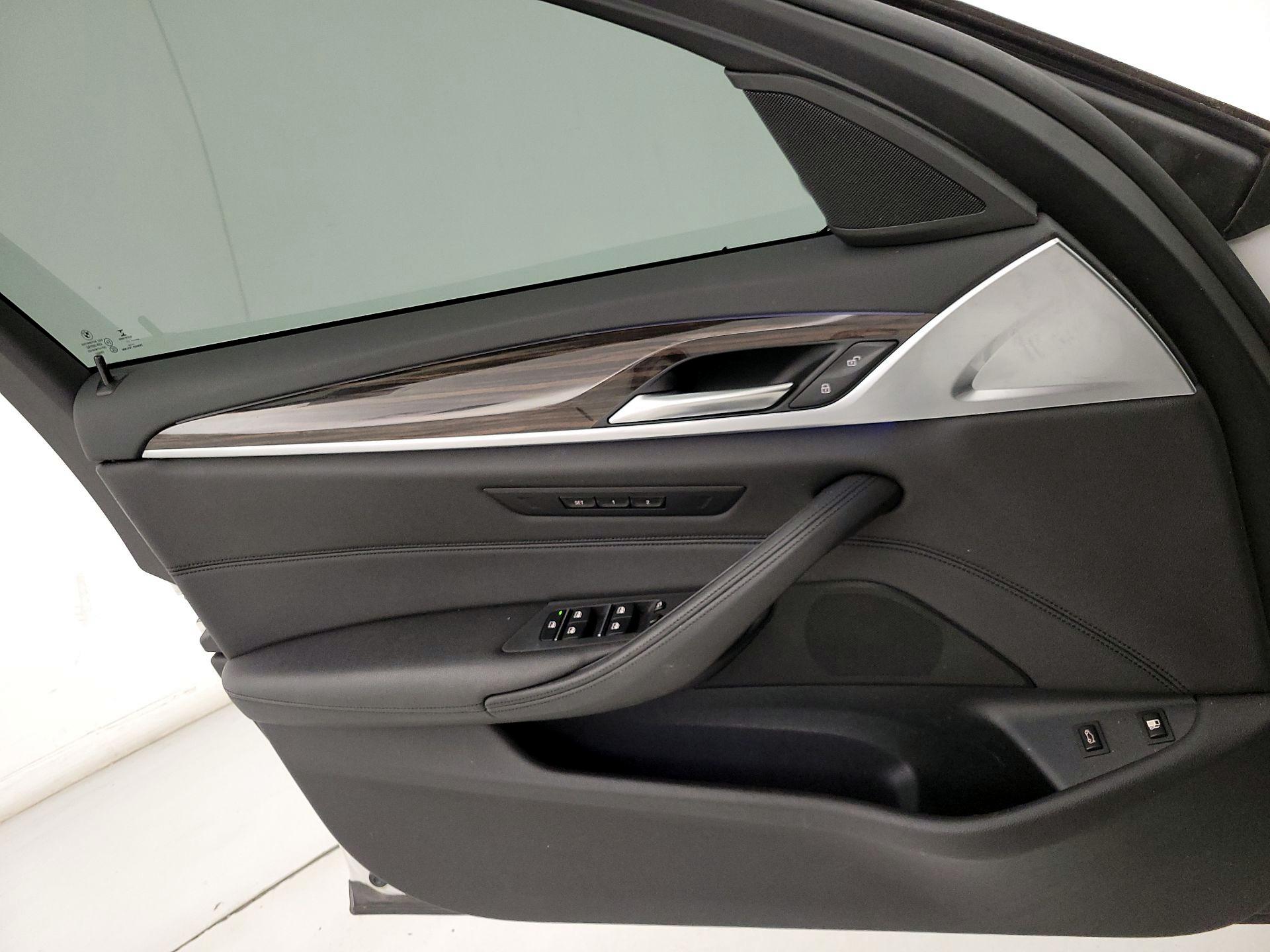 Thumbnail: 2018 BMW 5 Series - 12