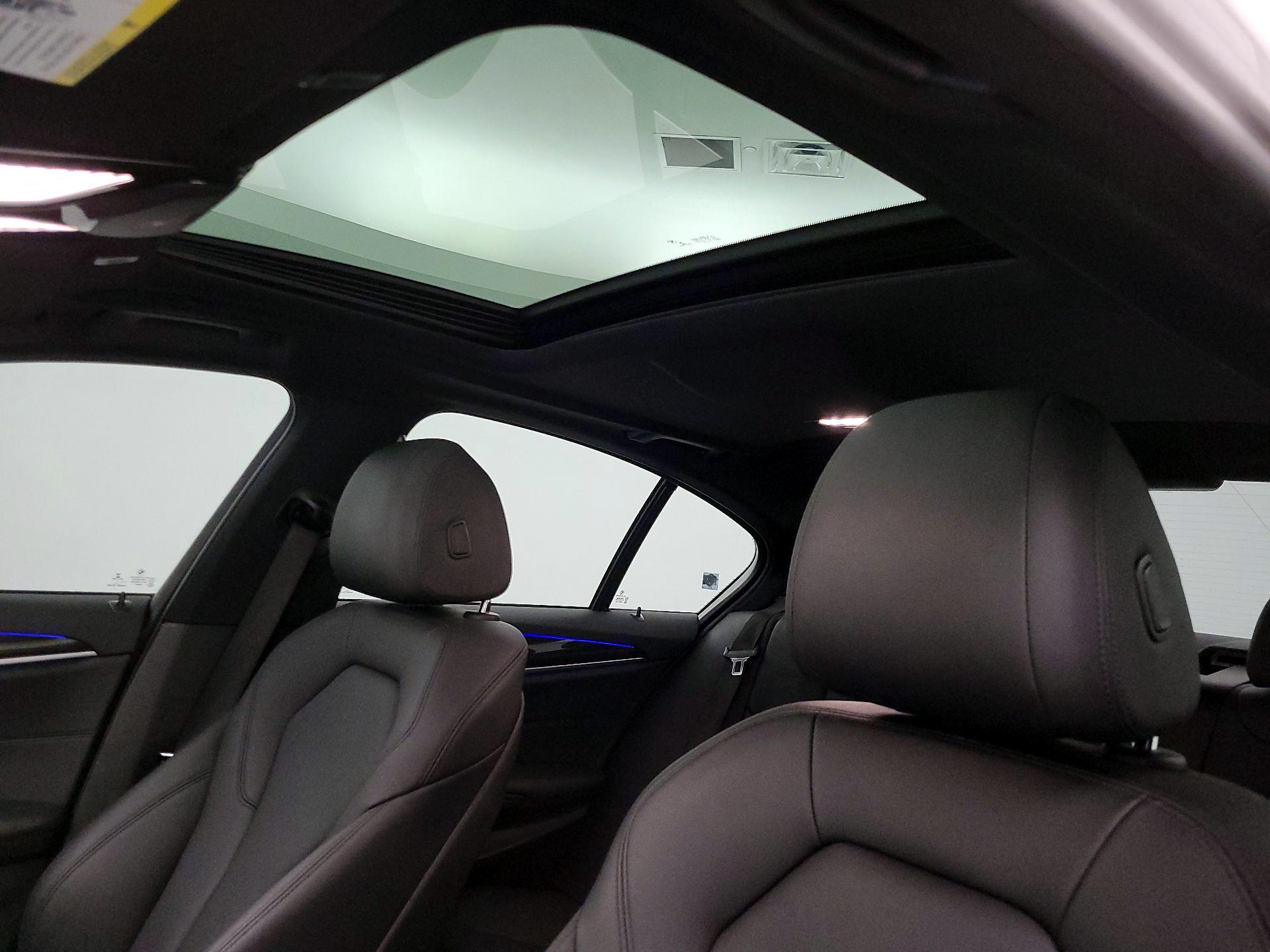 Thumbnail: 2018 BMW 5 Series - 20