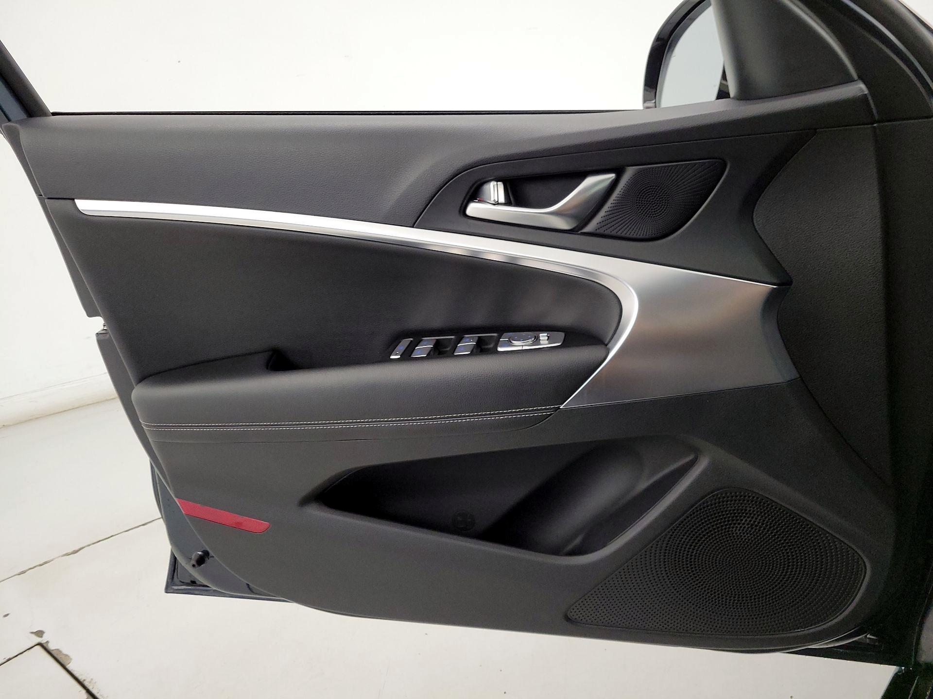 Thumbnail: 2025 Genesis G70 - 12