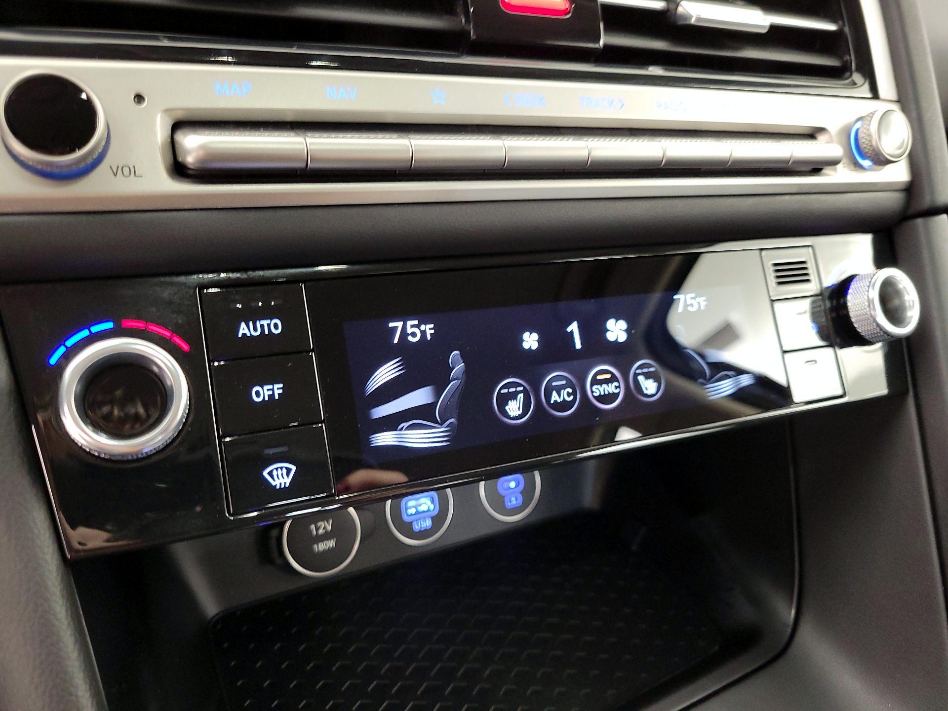 Thumbnail: 2025 Genesis G70 - 17