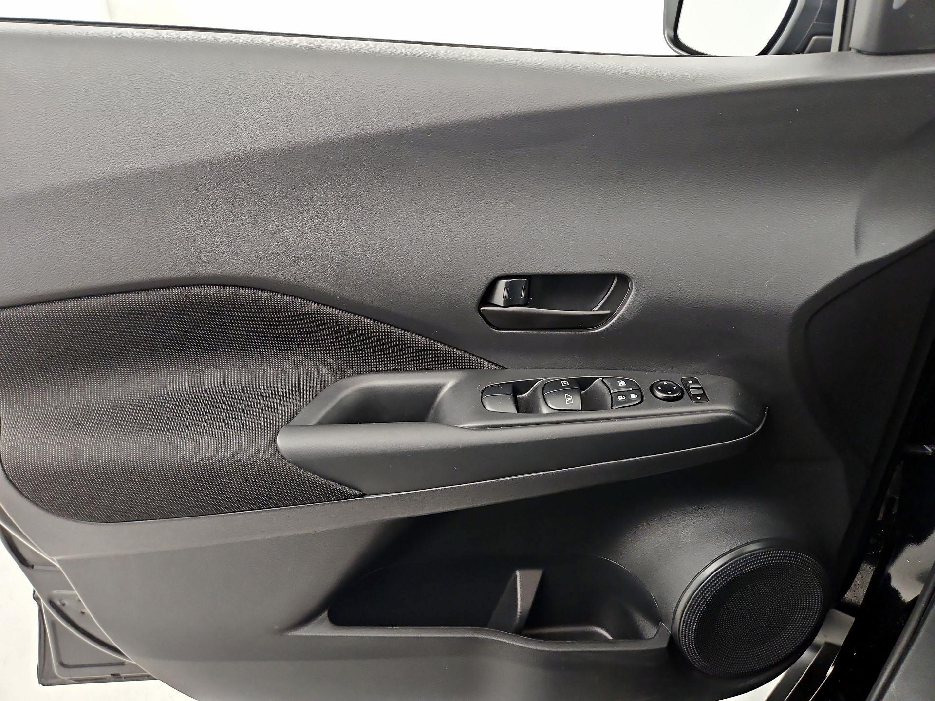 Thumbnail: 2025 Nissan Kicks - 12