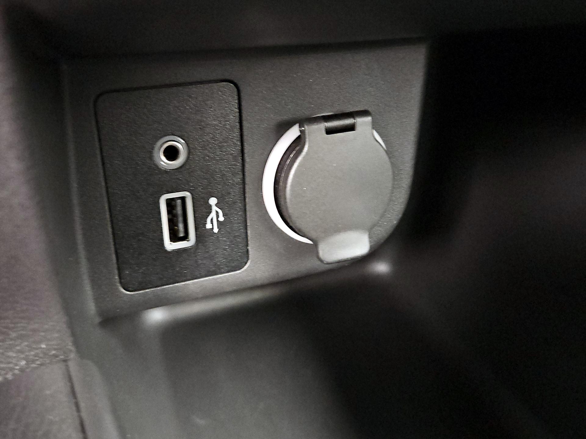 Thumbnail: 2025 Nissan Kicks - 18