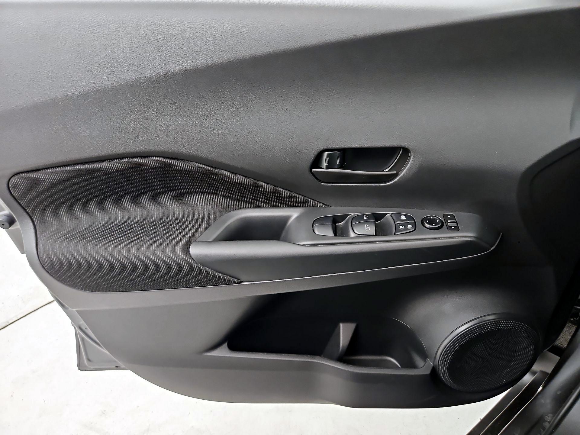 Thumbnail: 2025 Nissan Kicks - 12