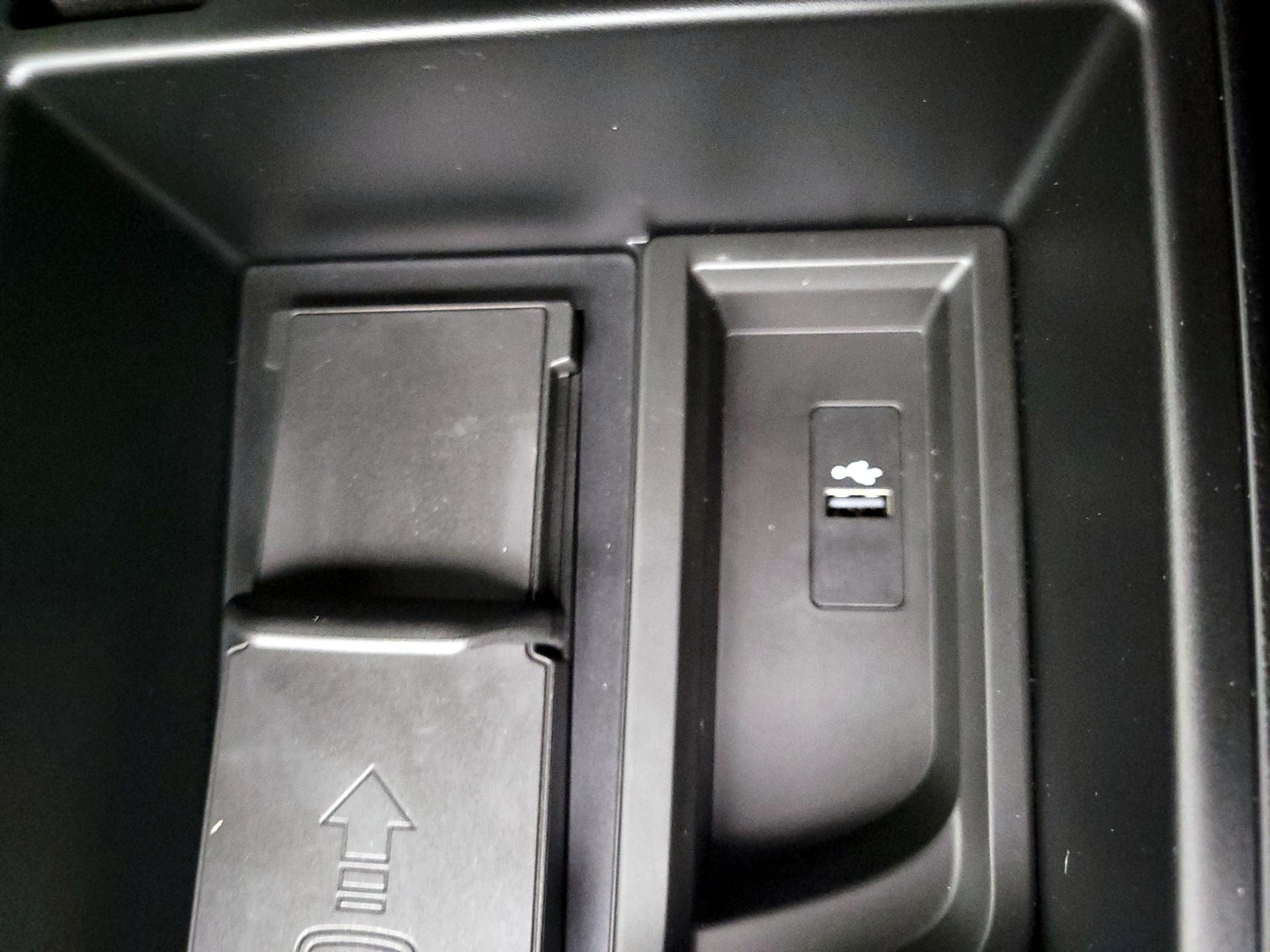 Thumbnail: 2019 BMW M2 - 19