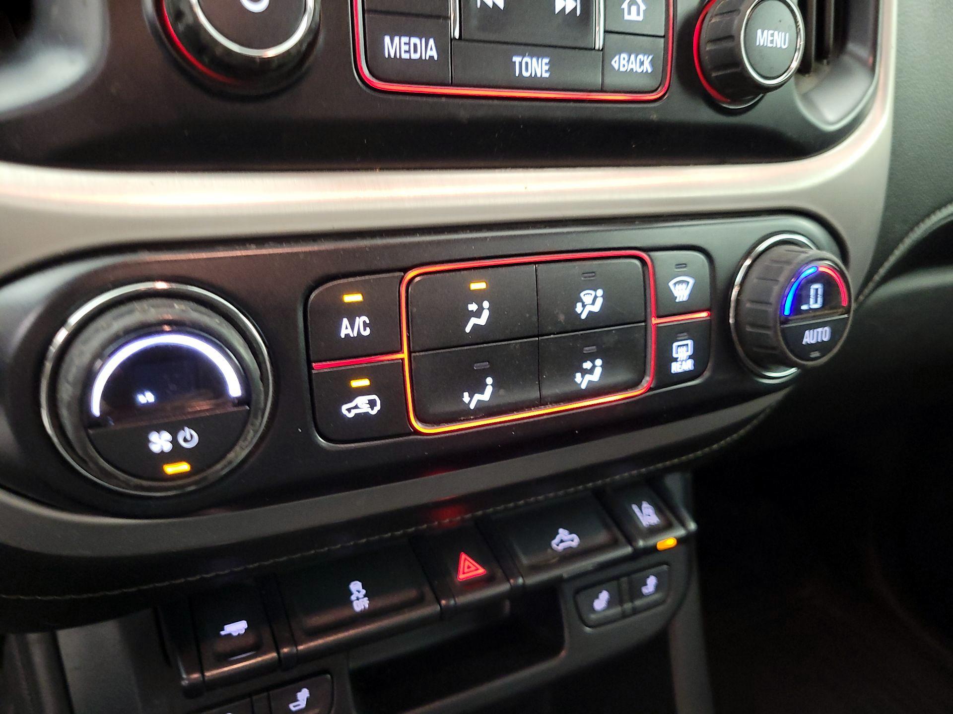 Thumbnail: 2015 GMC Canyon - 17