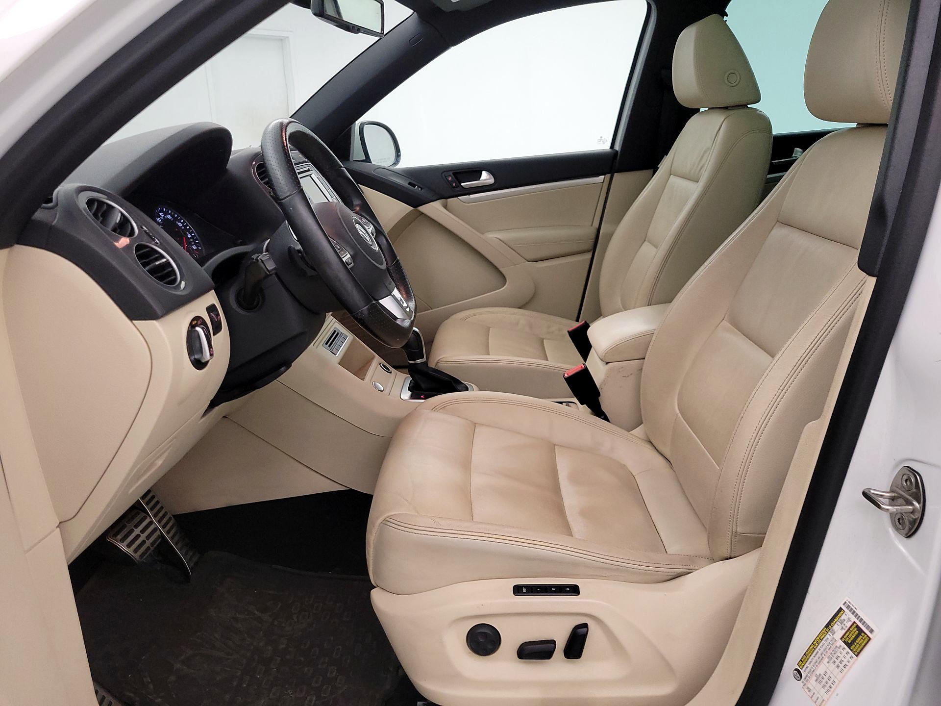 Thumbnail: 2015 Volkswagen Tiguan - 11