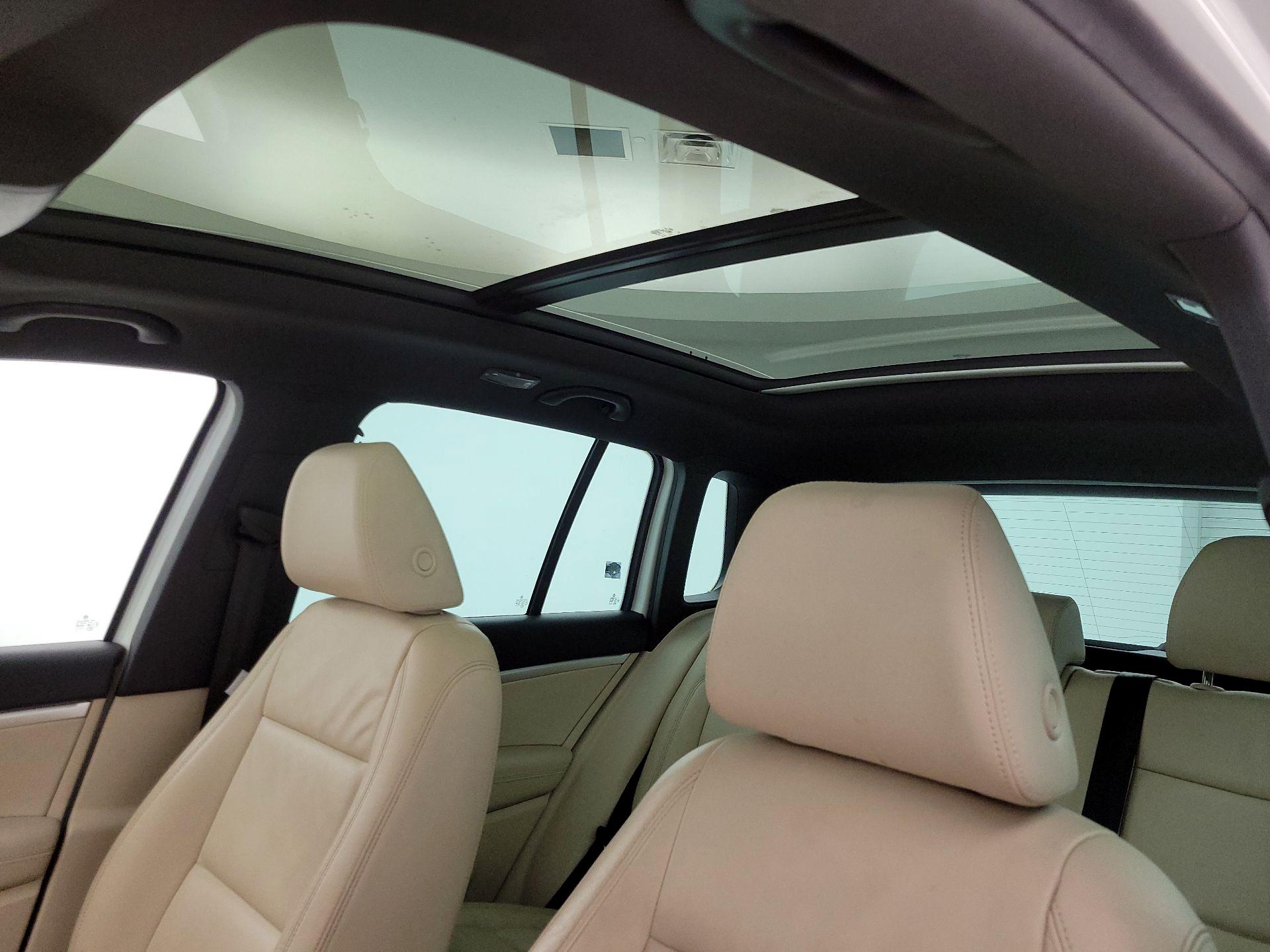 Thumbnail: 2015 Volkswagen Tiguan - 20