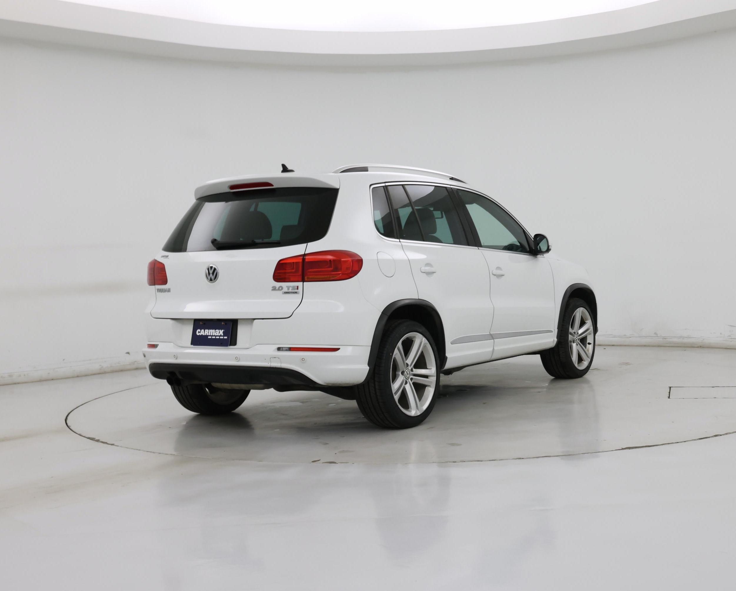 Thumbnail: 2015 Volkswagen Tiguan - 8