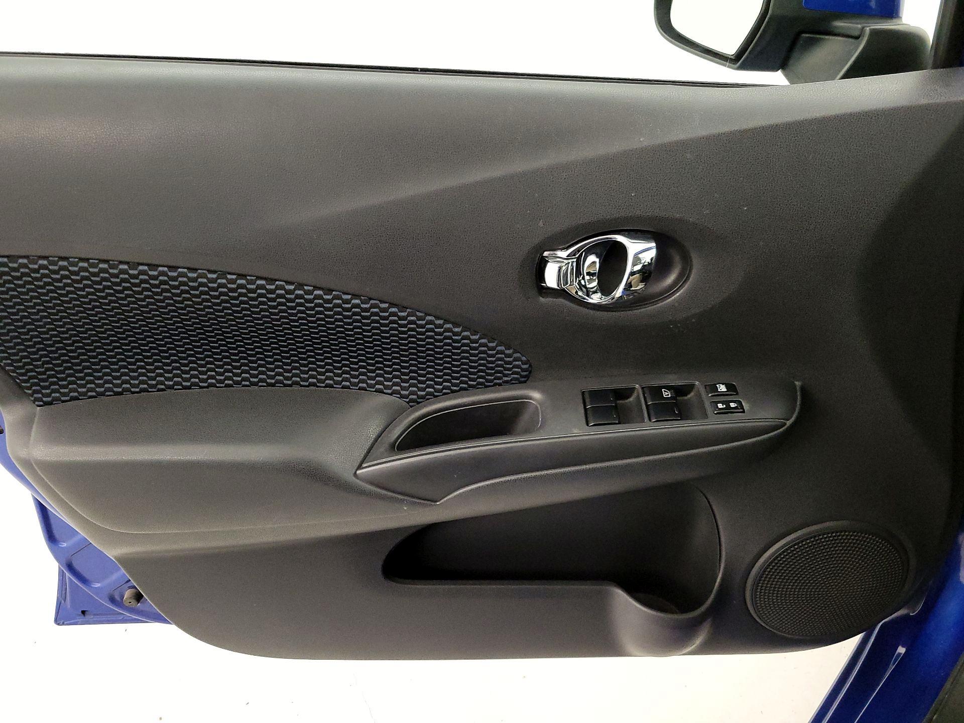 Thumbnail: 2014 Nissan Versa Note - 12