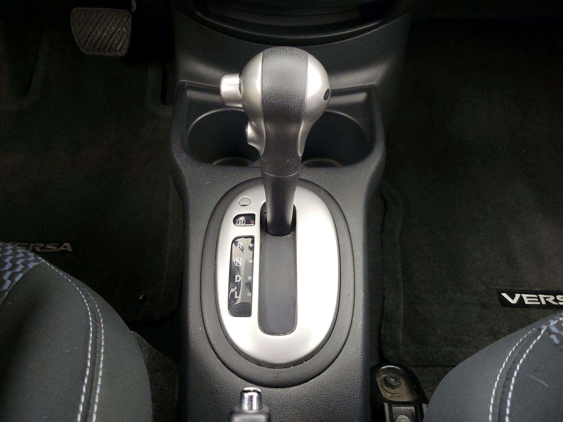 Thumbnail: 2014 Nissan Versa Note - 16