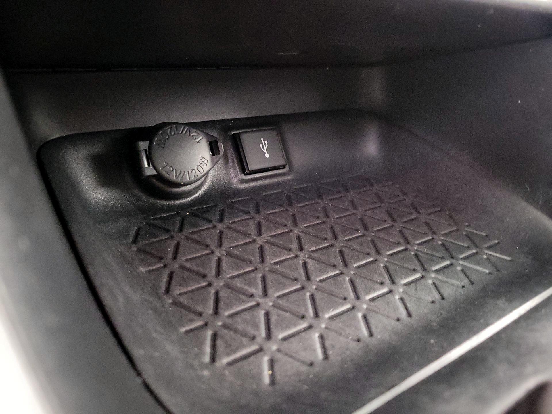 Thumbnail: 2021 Toyota RAV4 - 18