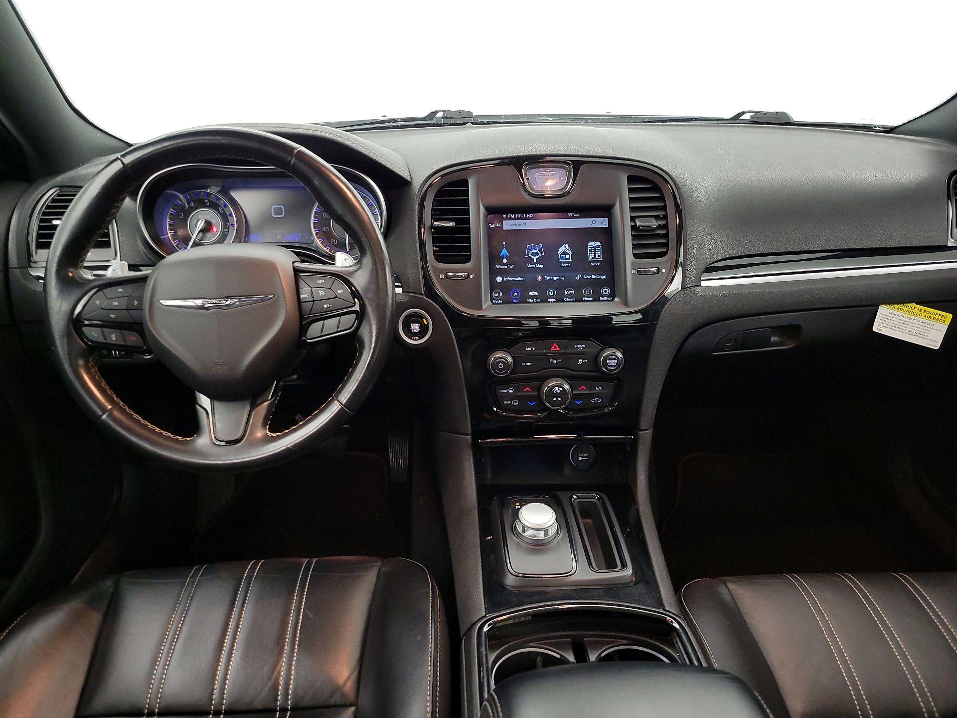 Thumbnail: 2022 Chrysler 300 - 9