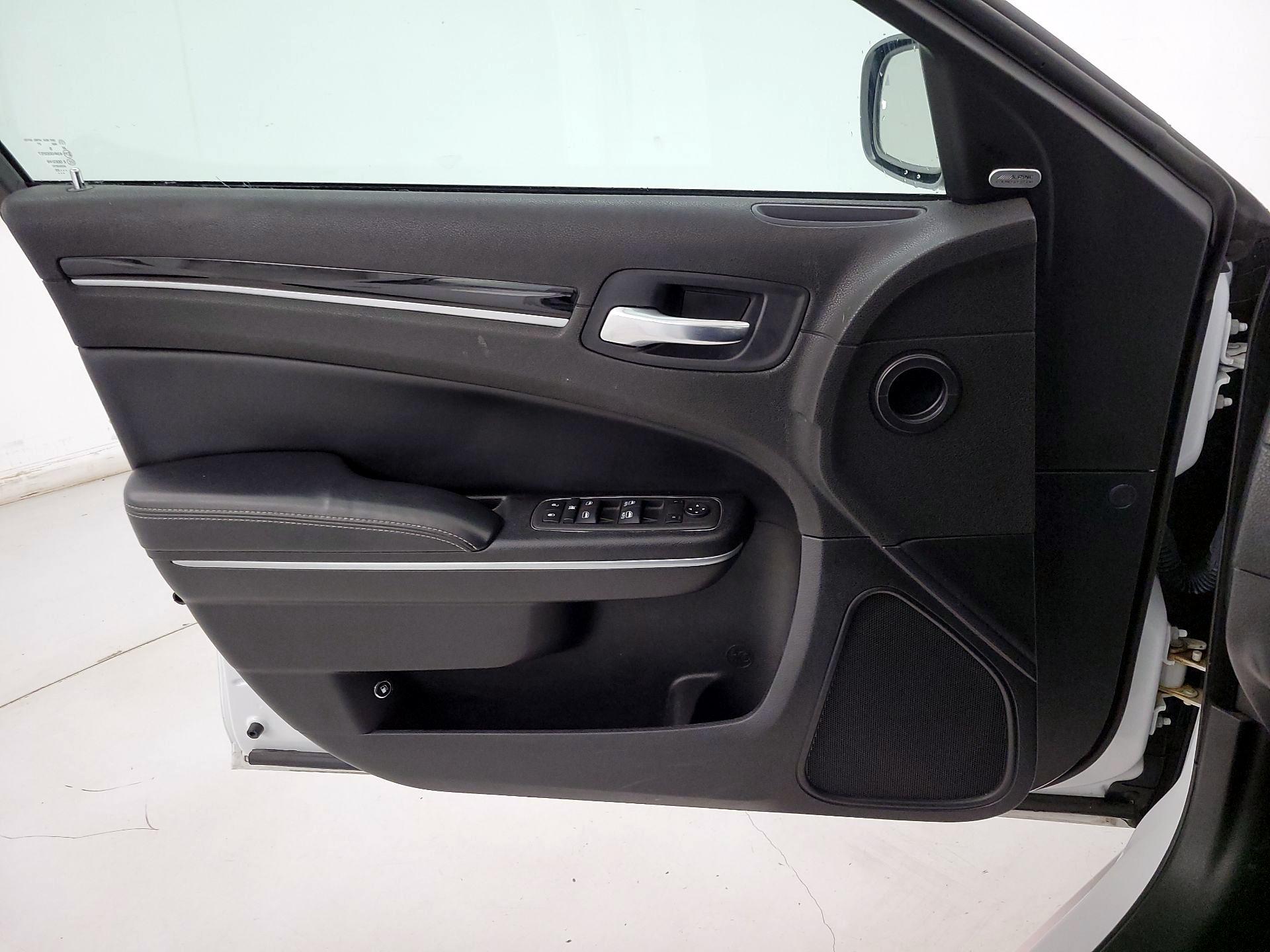 Thumbnail: 2022 Chrysler 300 - 12