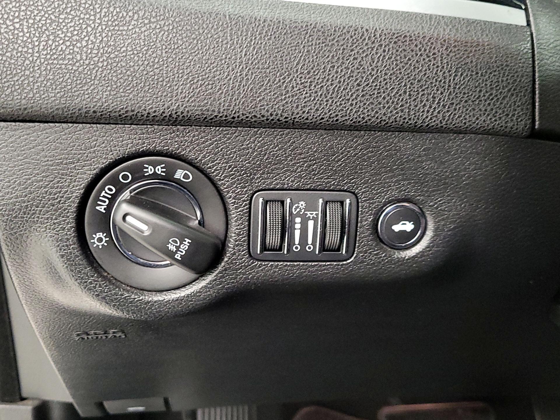 Thumbnail: 2022 Chrysler 300 - 13