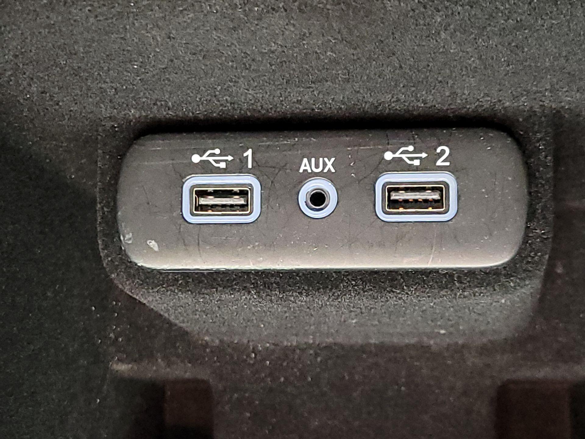 Thumbnail: 2022 Chrysler 300 - 19