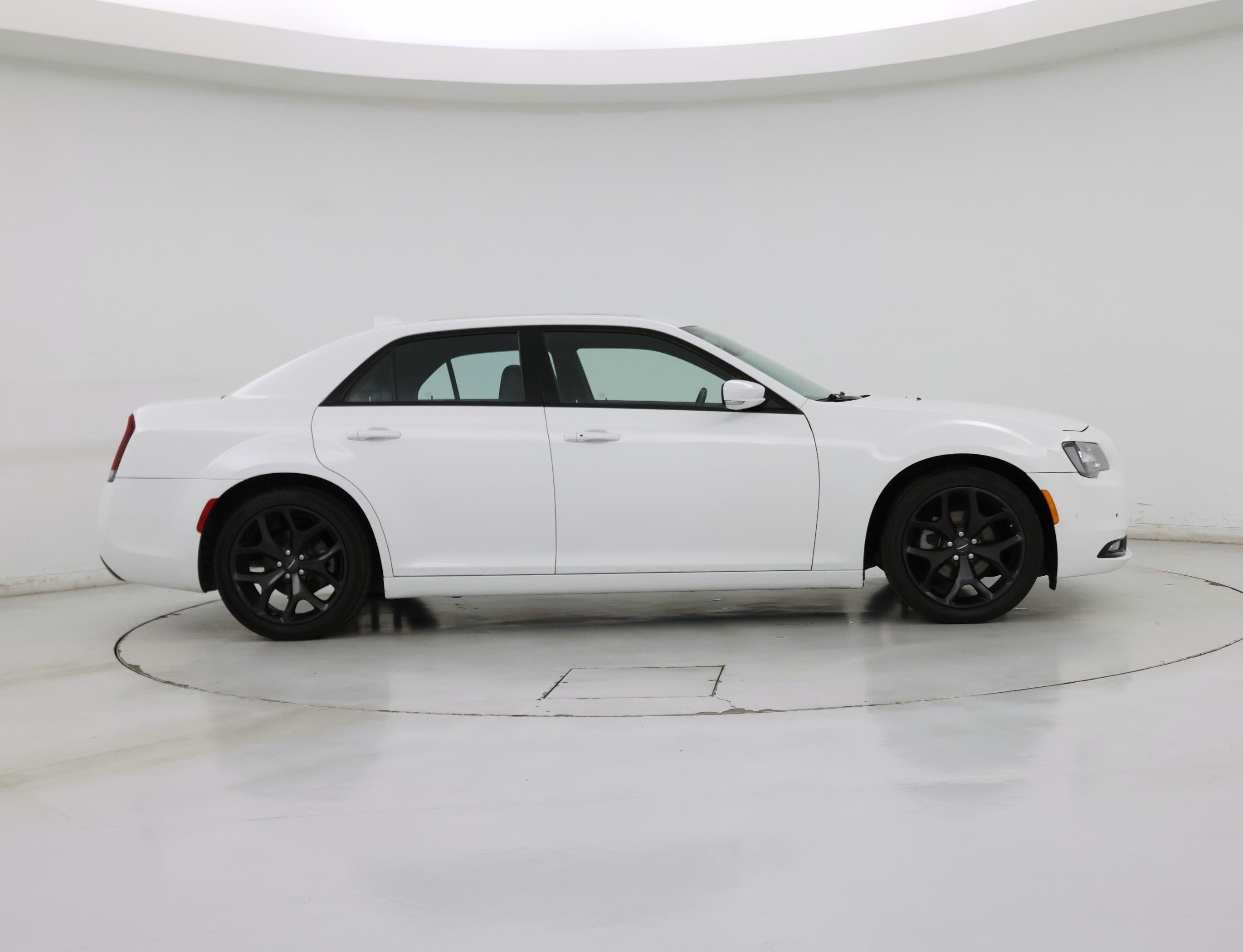 Thumbnail: 2022 Chrysler 300 - 7