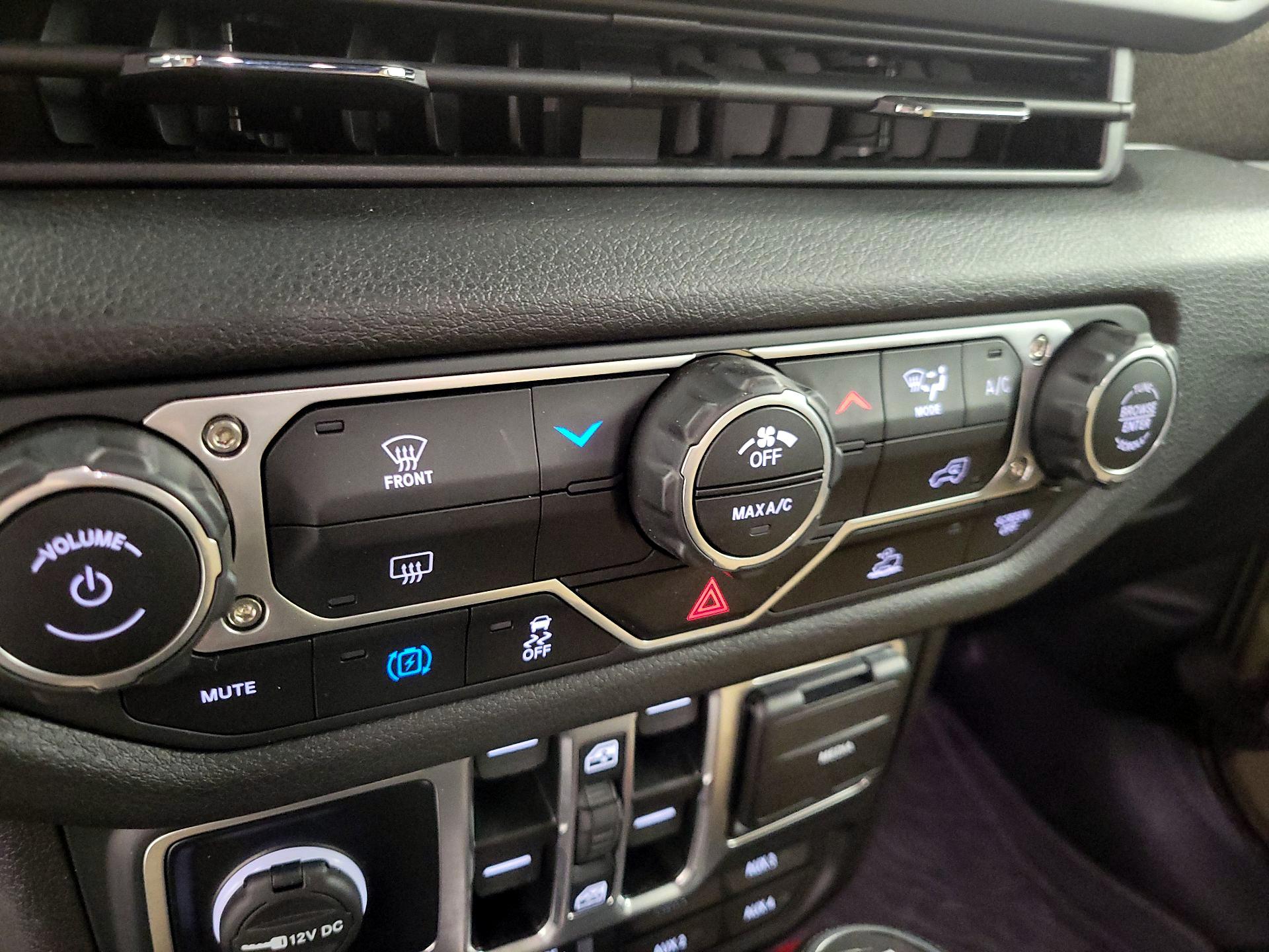 Thumbnail: 2025 Jeep Wrangler - 16