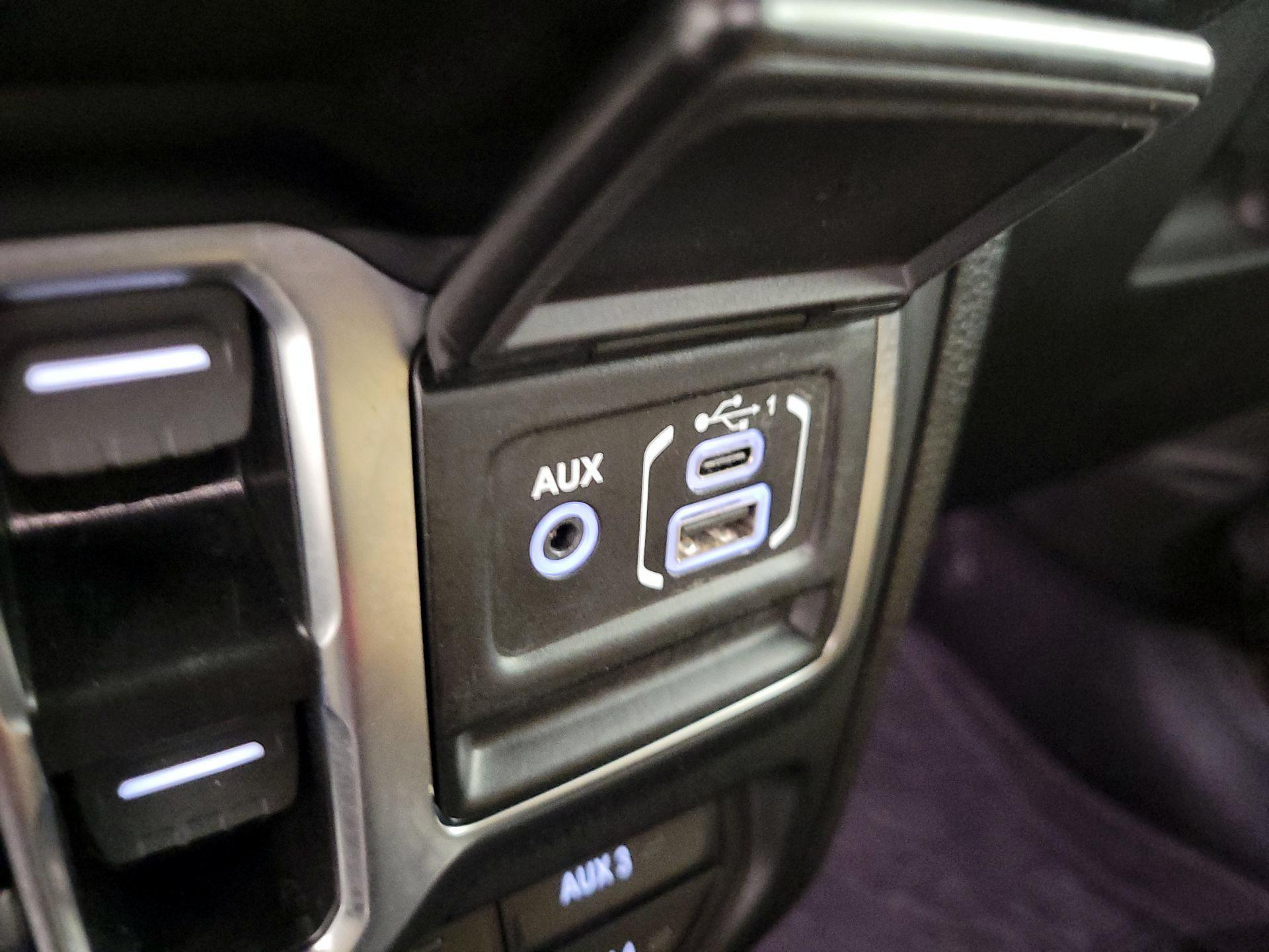 Thumbnail: 2025 Jeep Wrangler - 18