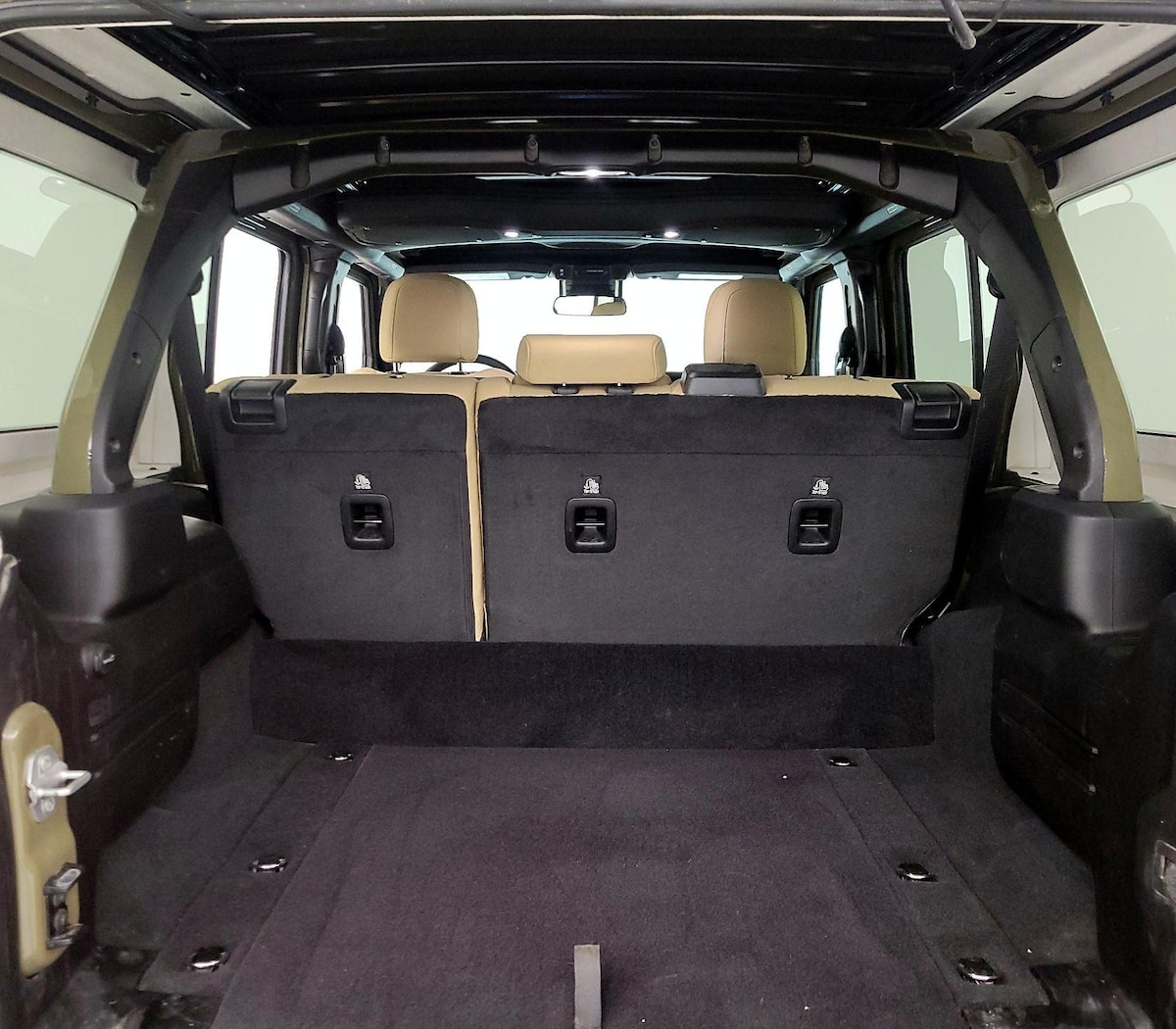 Trunk/Cargo (Seats Up)