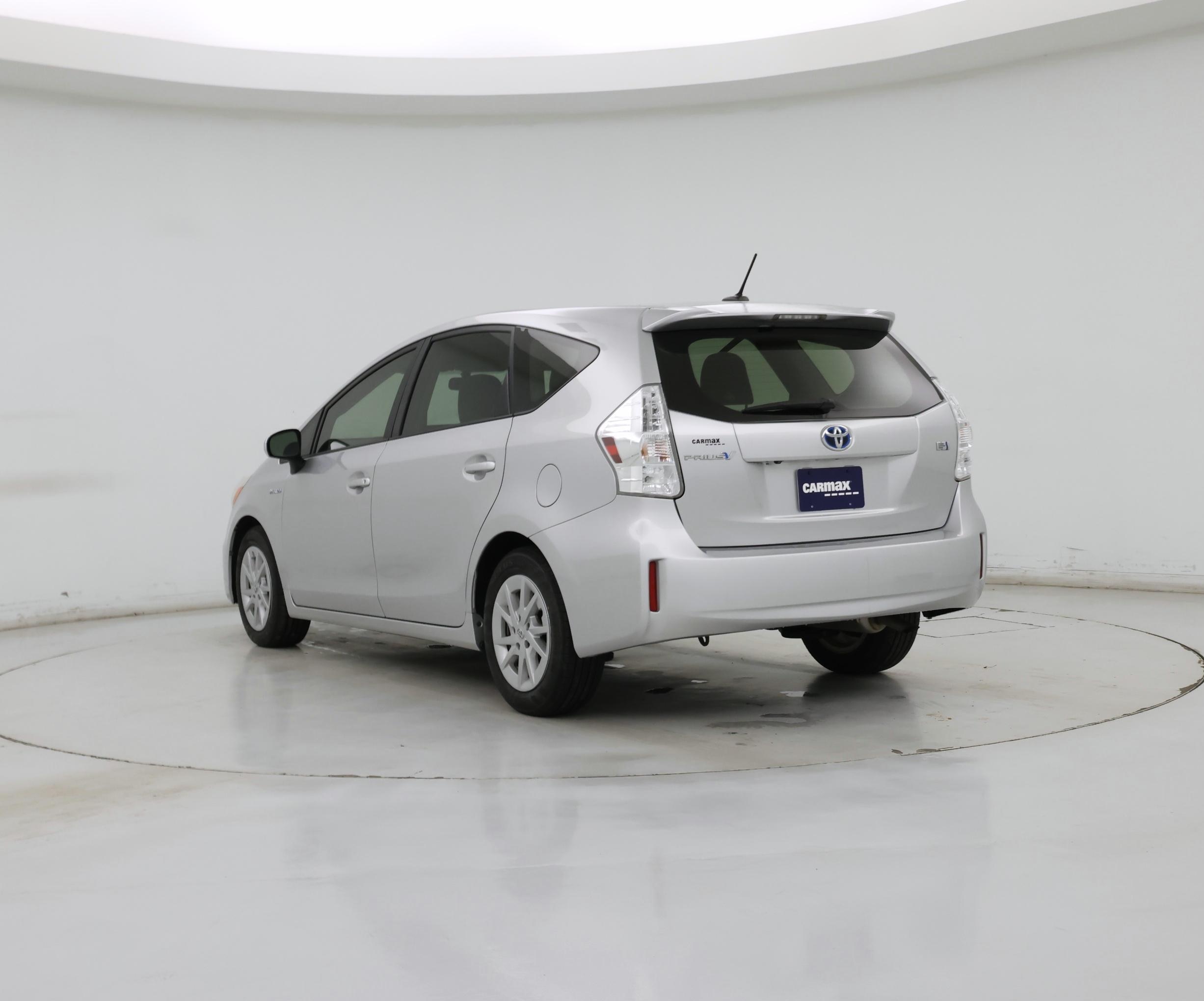 Thumbnail: 2014 Toyota Prius v - 2