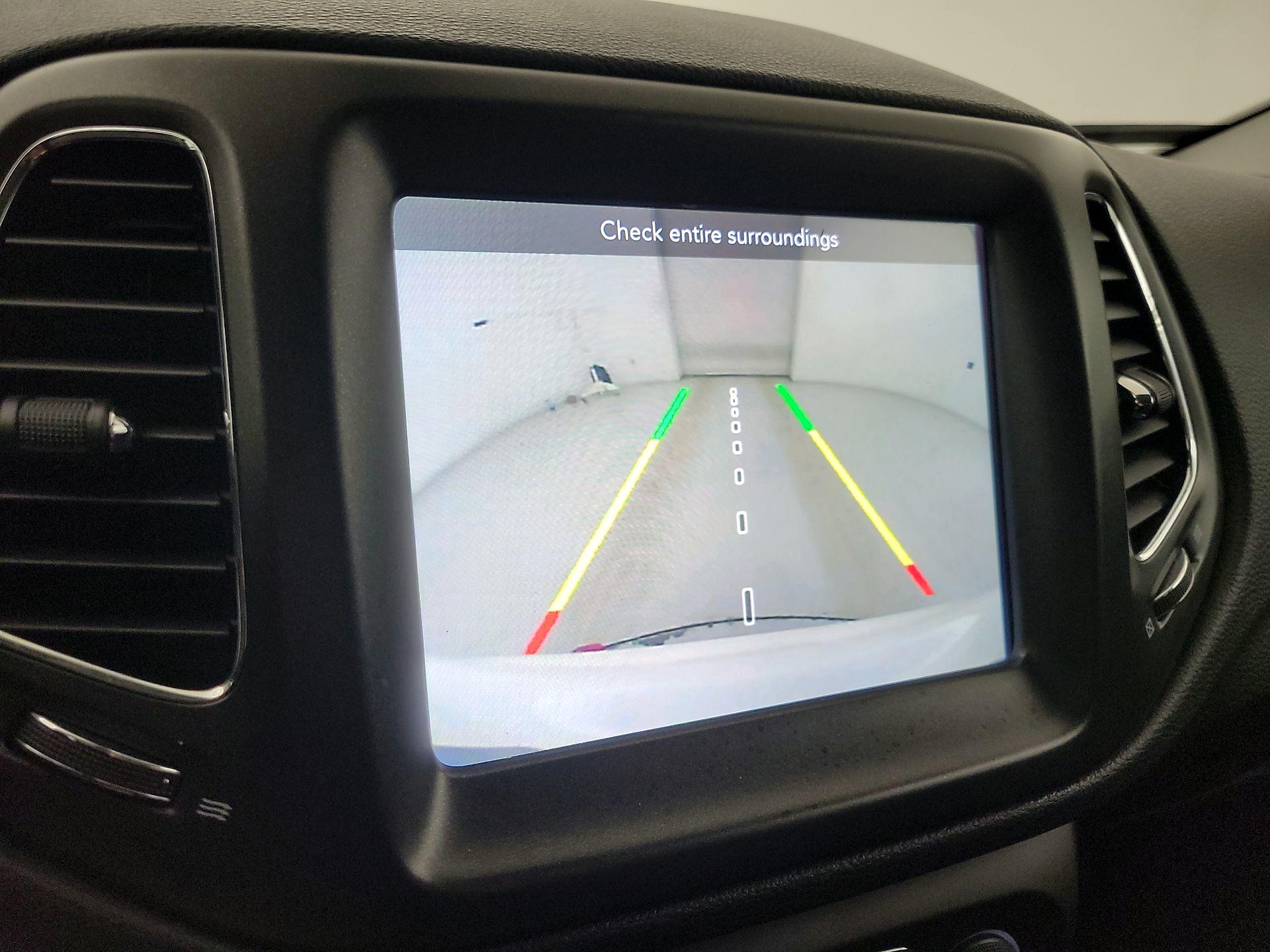 Thumbnail: 2018 Jeep Compass - 14