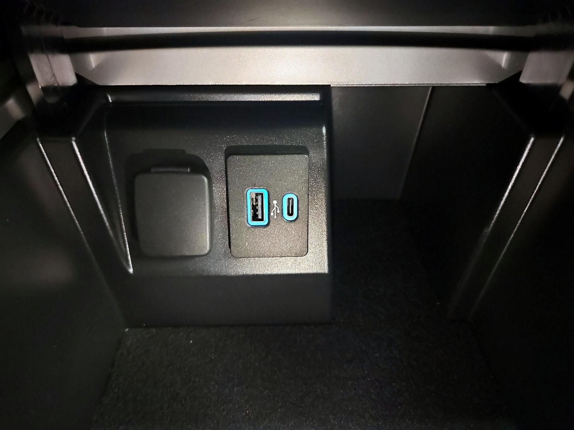 Thumbnail: 2021 Ford Explorer - 19