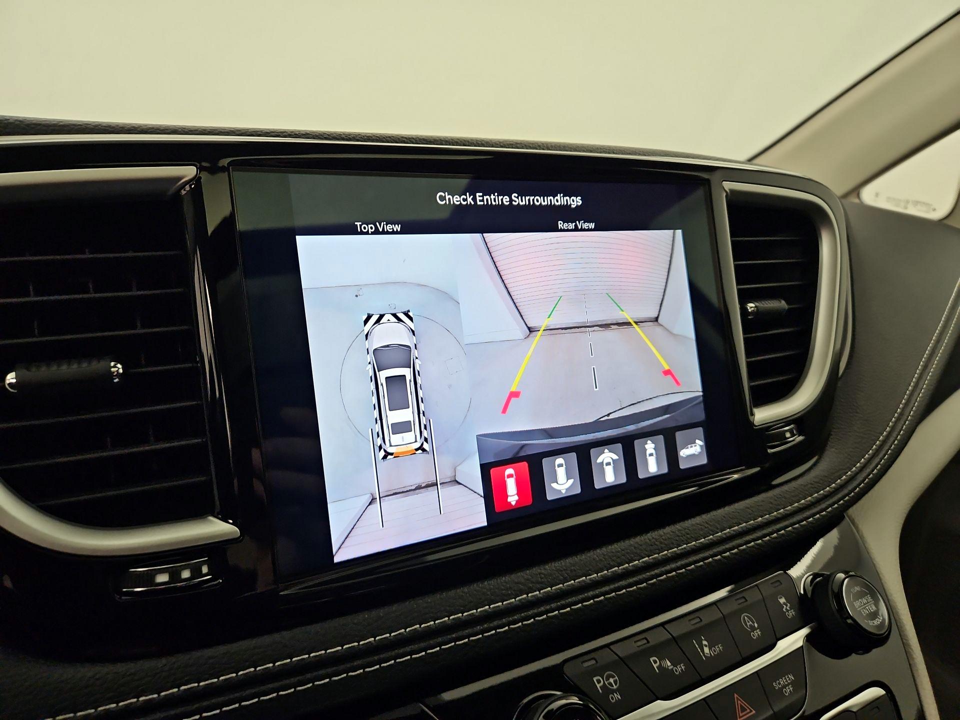 Thumbnail: 2023 Chrysler Pacifica - 15