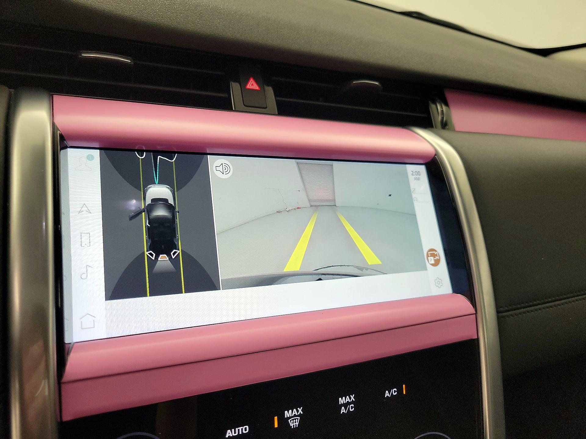 Thumbnail: 2023 Land Rover Discovery Sport - 15