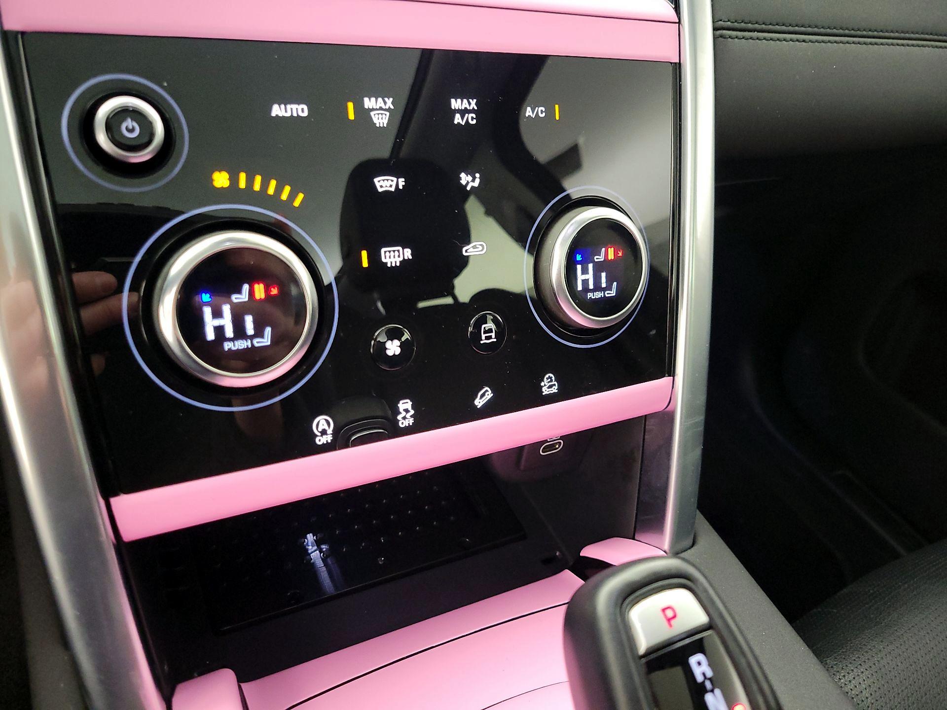 Thumbnail: 2023 Land Rover Discovery Sport - 17