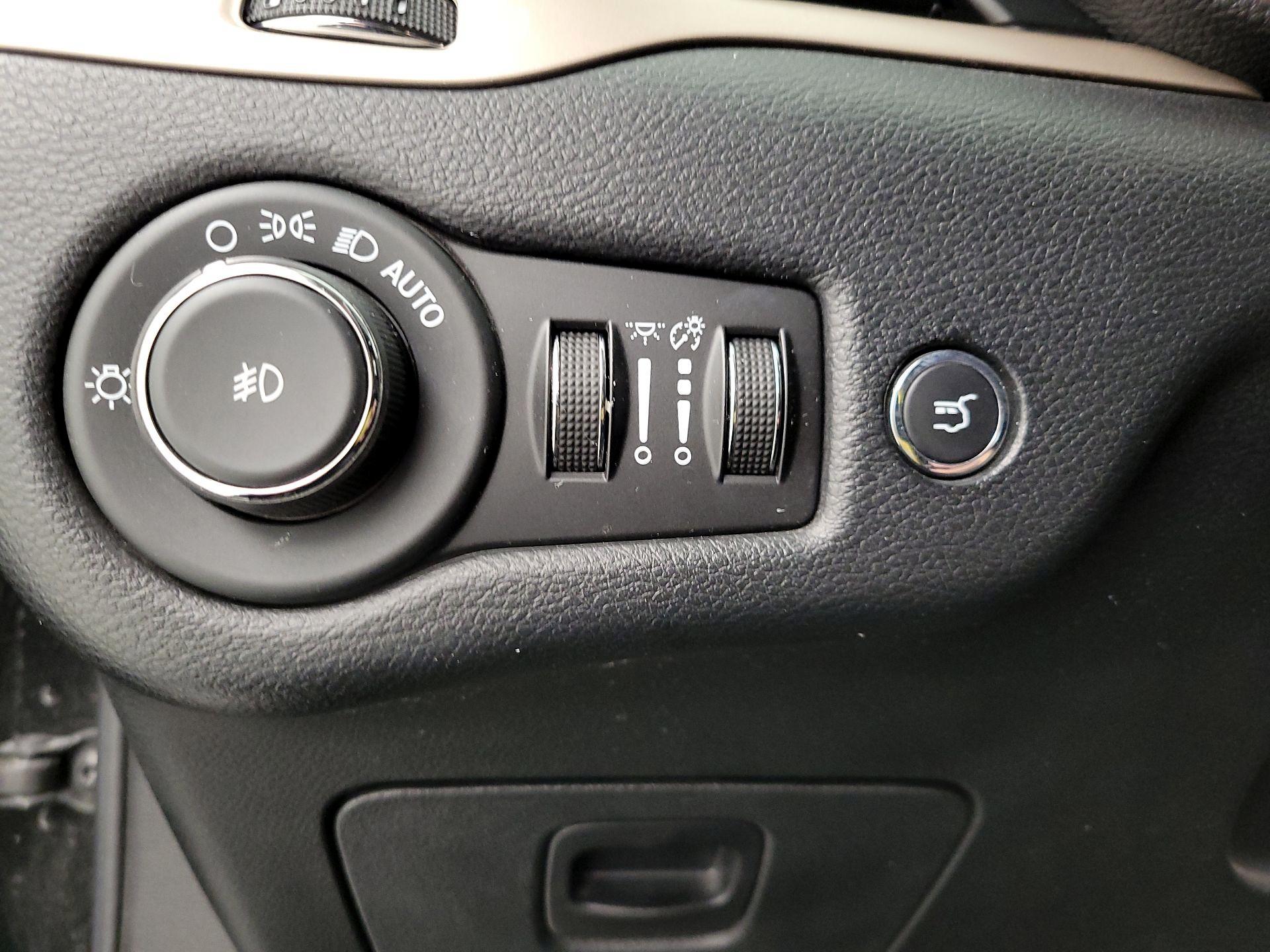 Thumbnail: 2014 Jeep Cherokee - 13