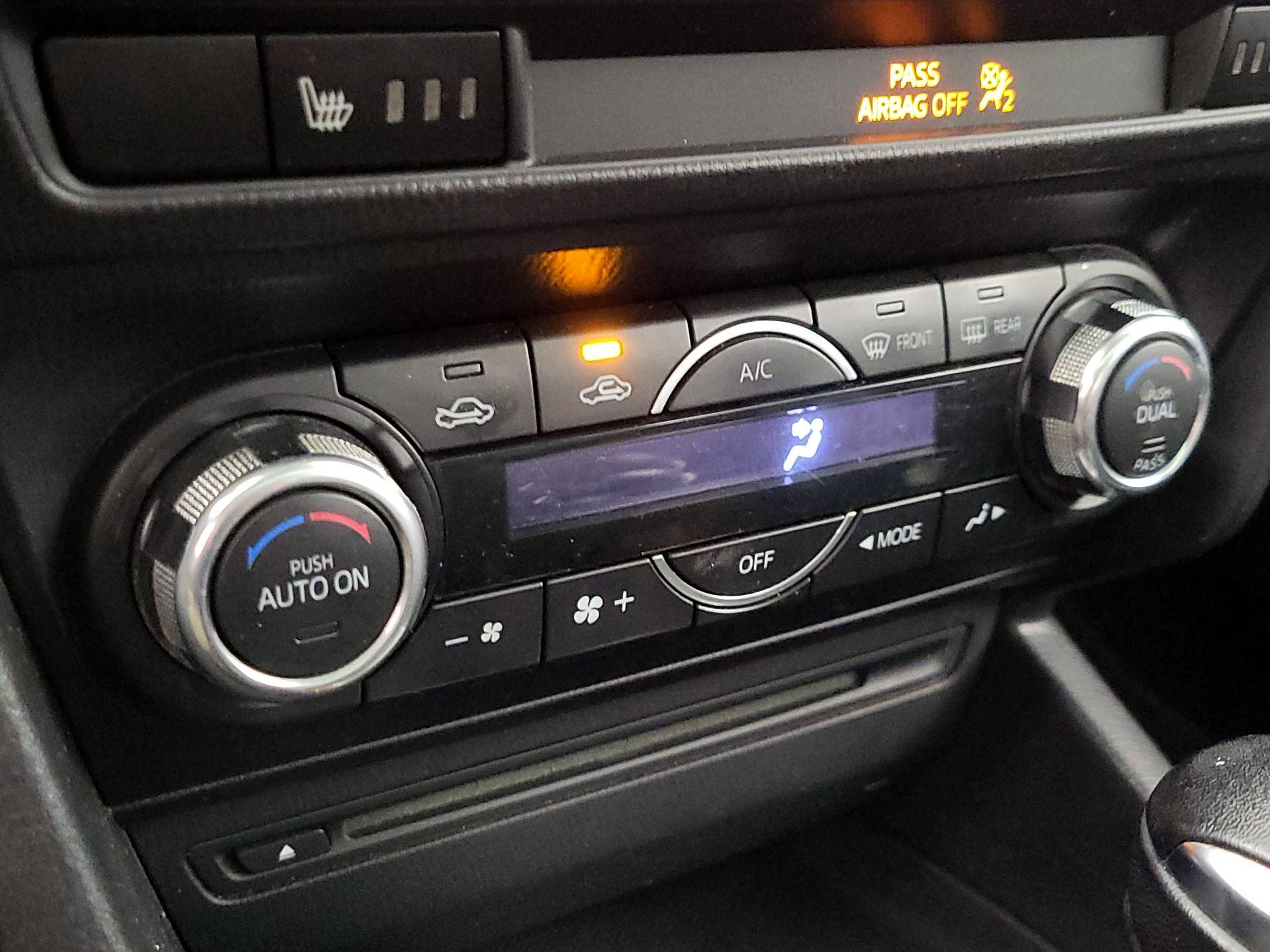 Thumbnail: 2014 Mazda Mazda3 - 16