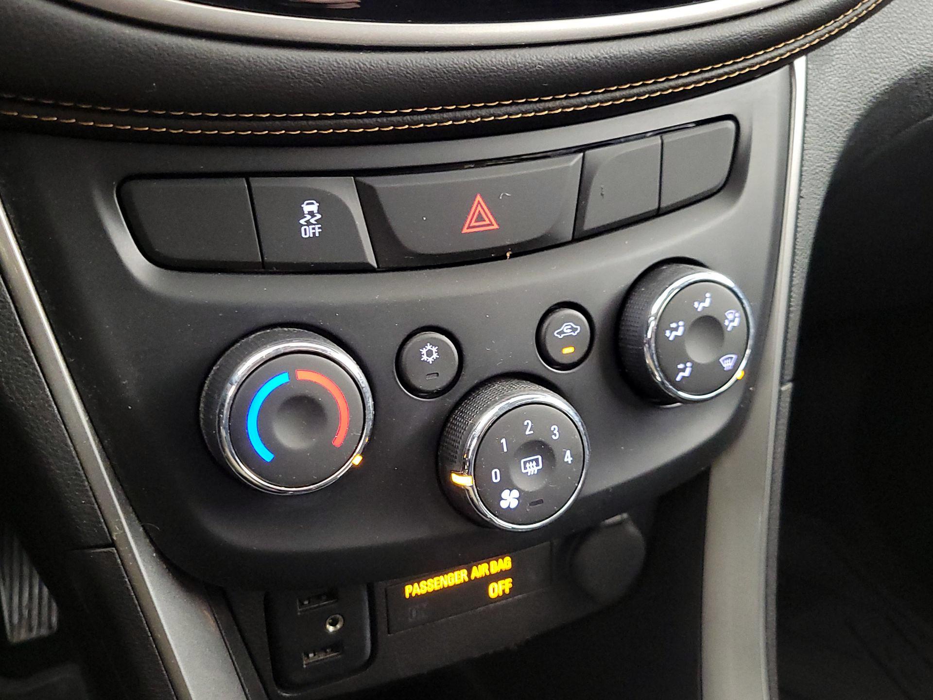 Thumbnail: 2018 Chevrolet Trax - 16