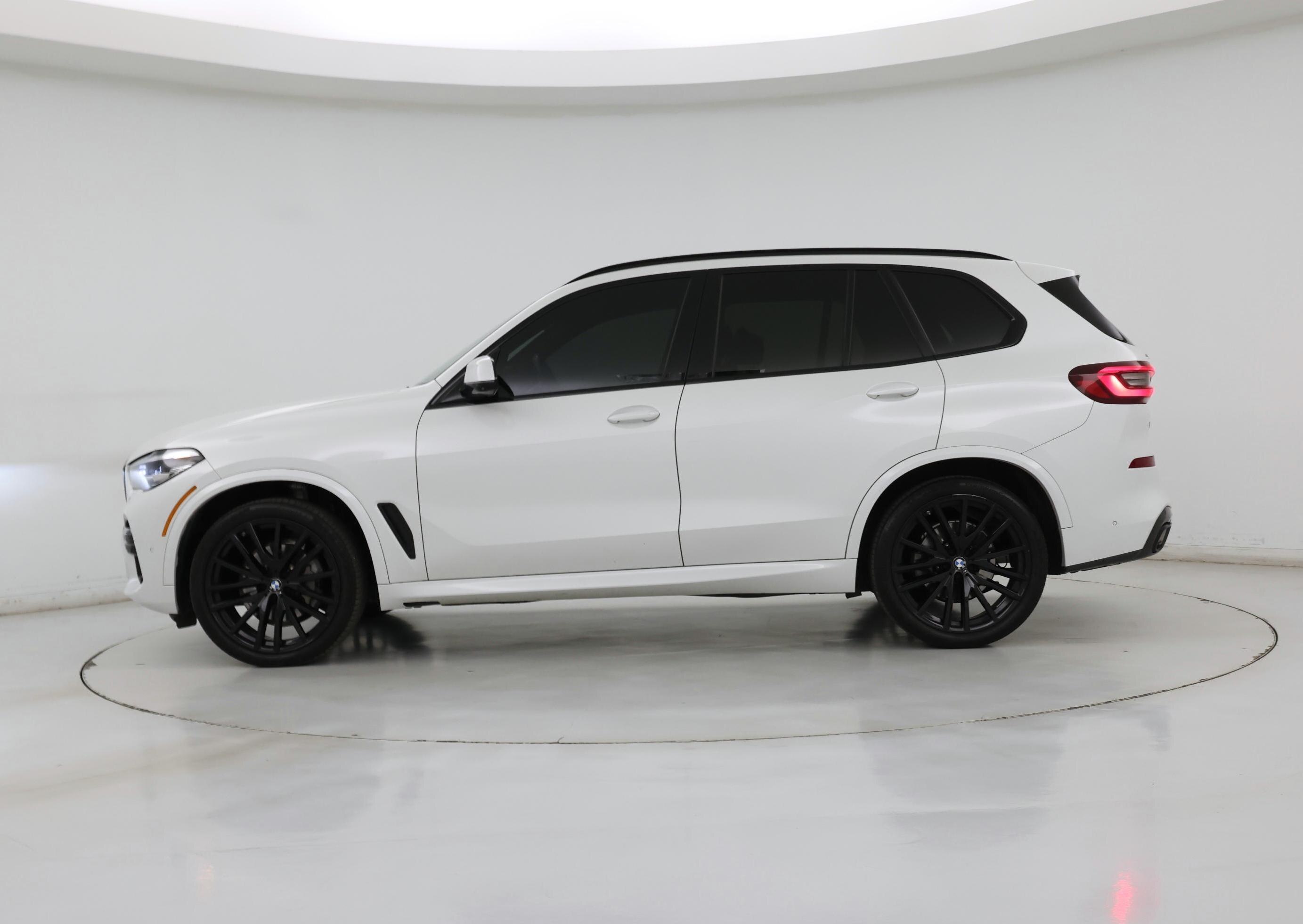 Thumbnail: 2022 BMW X5 - 3