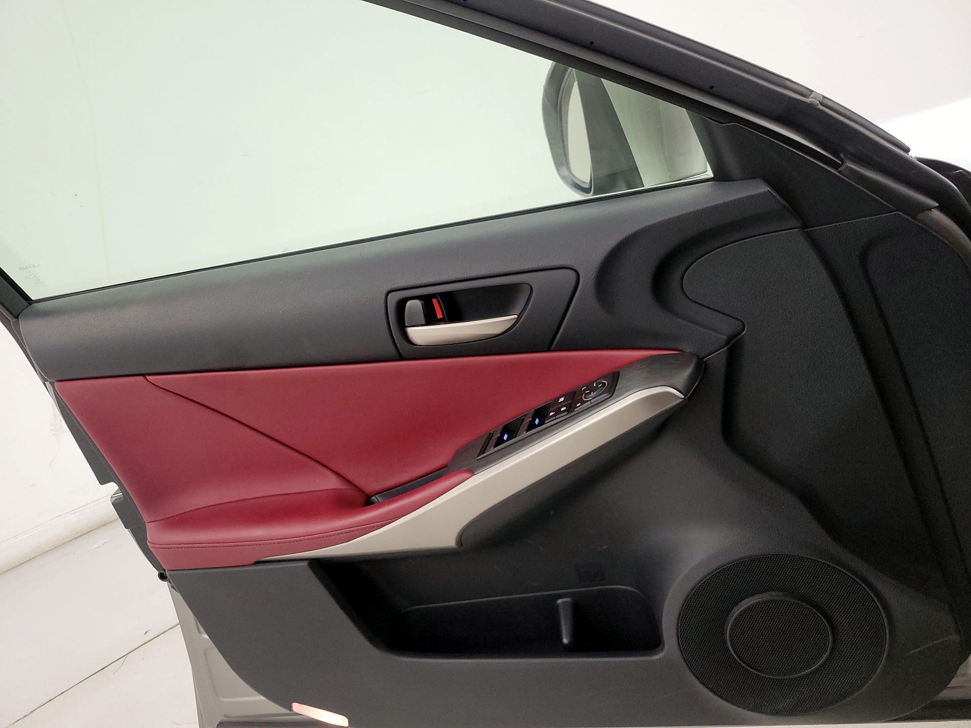 Thumbnail: 2020 Lexus IS - 12