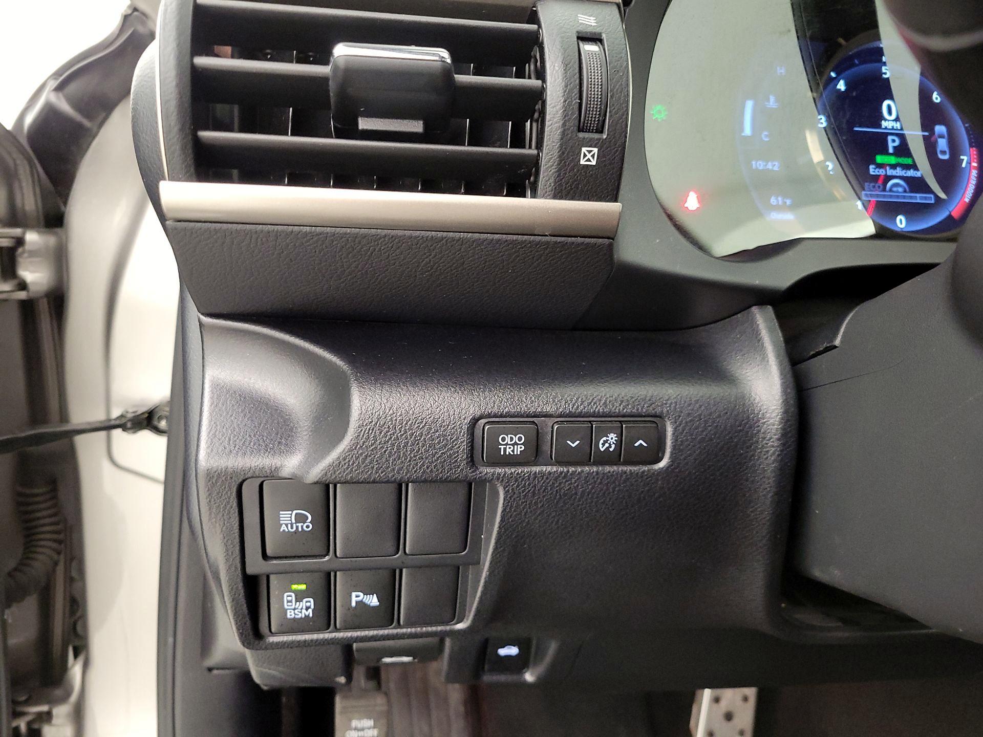 Thumbnail: 2020 Lexus IS - 13