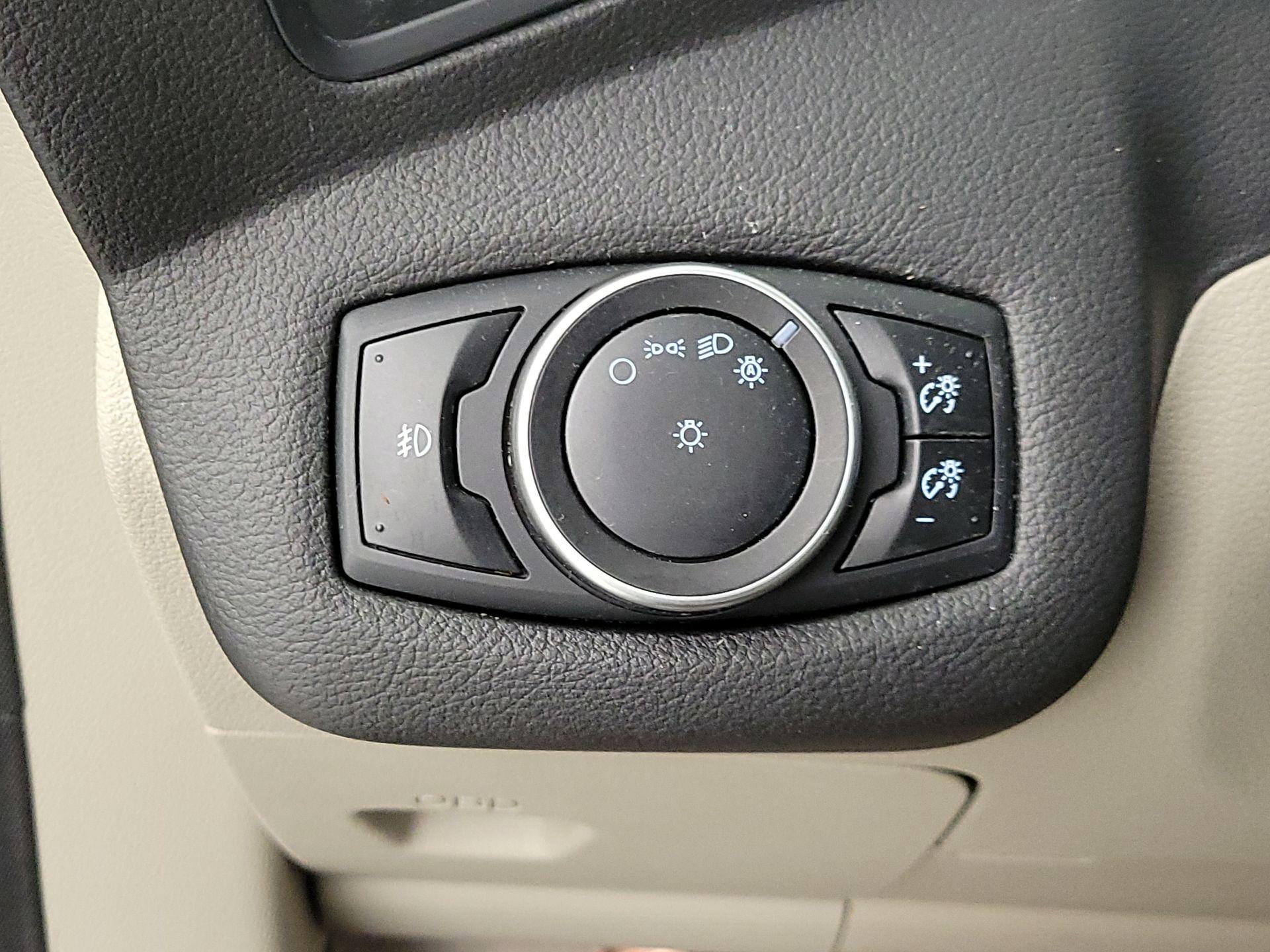 Thumbnail: 2015 Ford Escape - 13