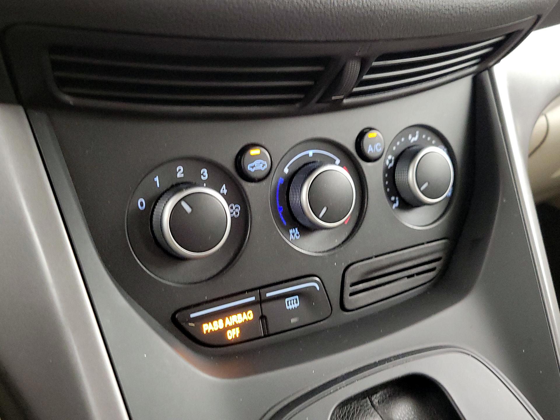 Thumbnail: 2015 Ford Escape - 16