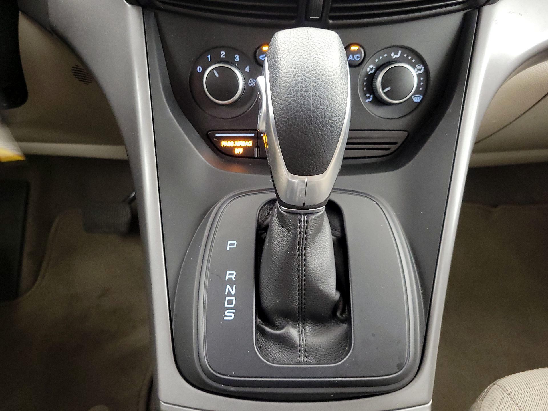 Thumbnail: 2015 Ford Escape - 17