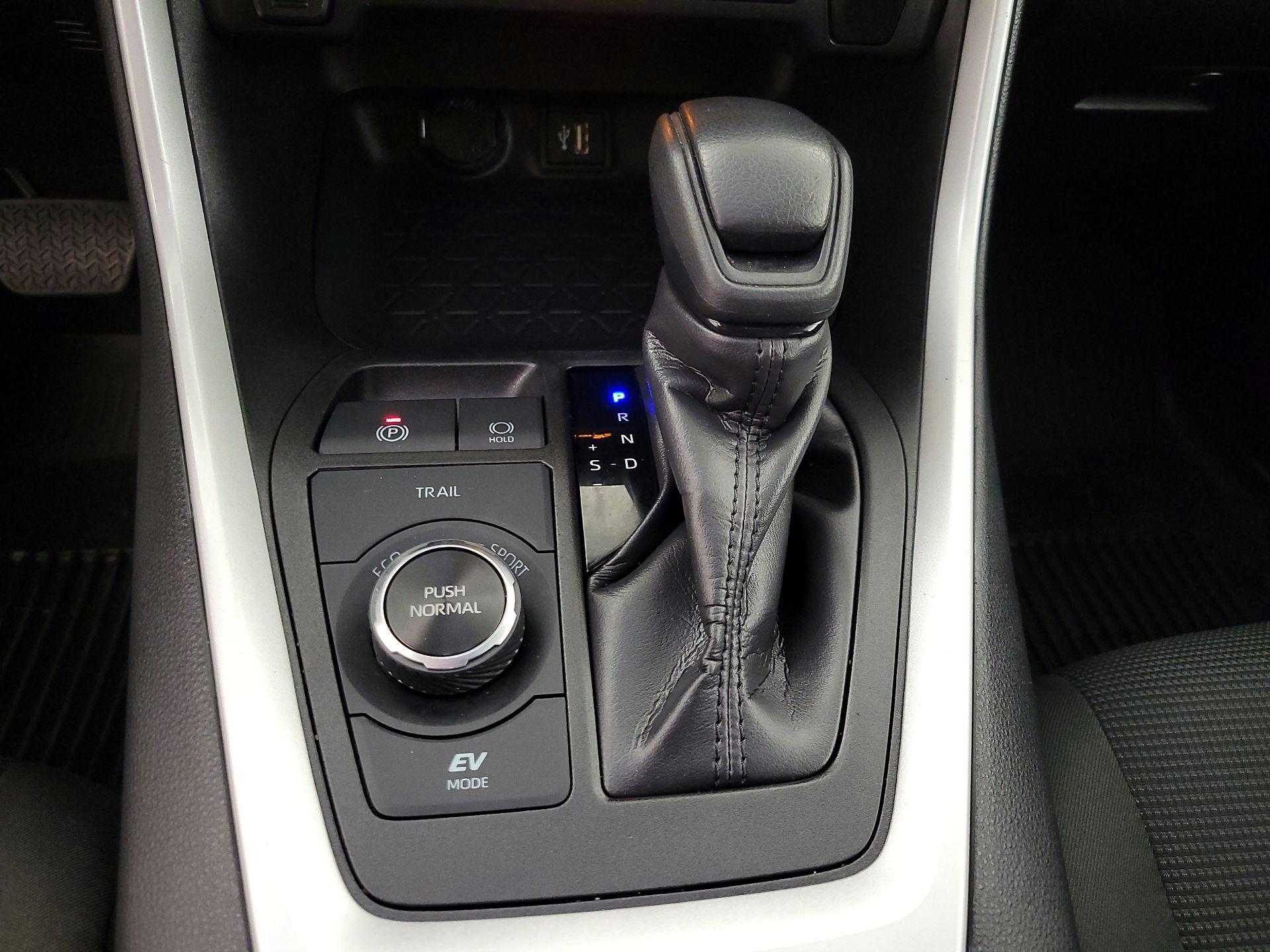 Thumbnail: 2024 Toyota RAV4 - 17