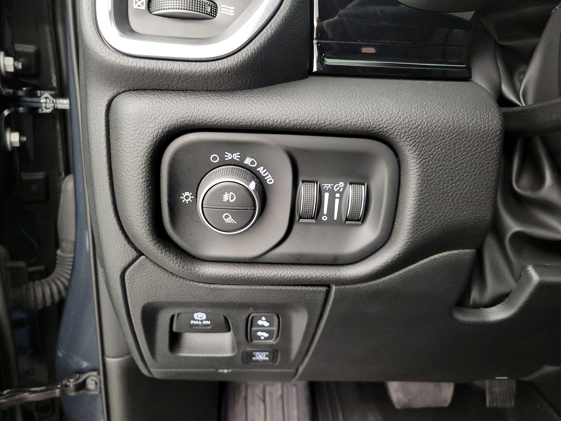 Thumbnail: 2025 RAM 1500 - 13