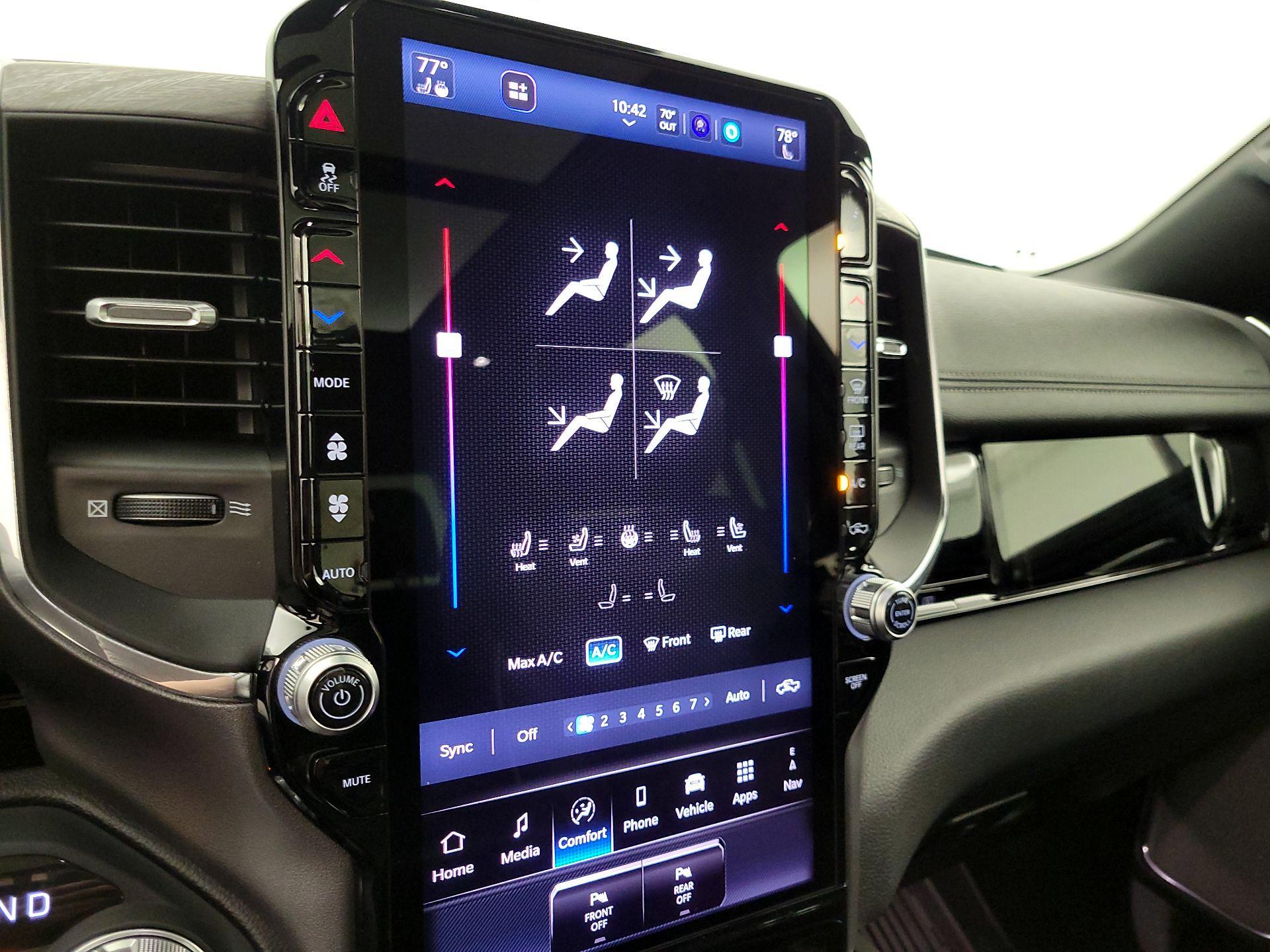 Thumbnail: 2025 RAM 1500 - 17