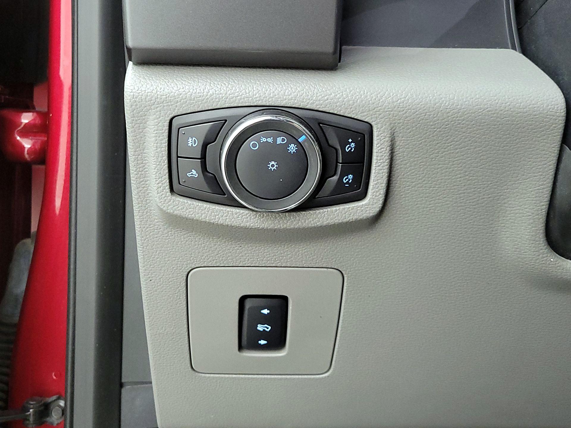 Thumbnail: 2015 Ford F-150 - 13