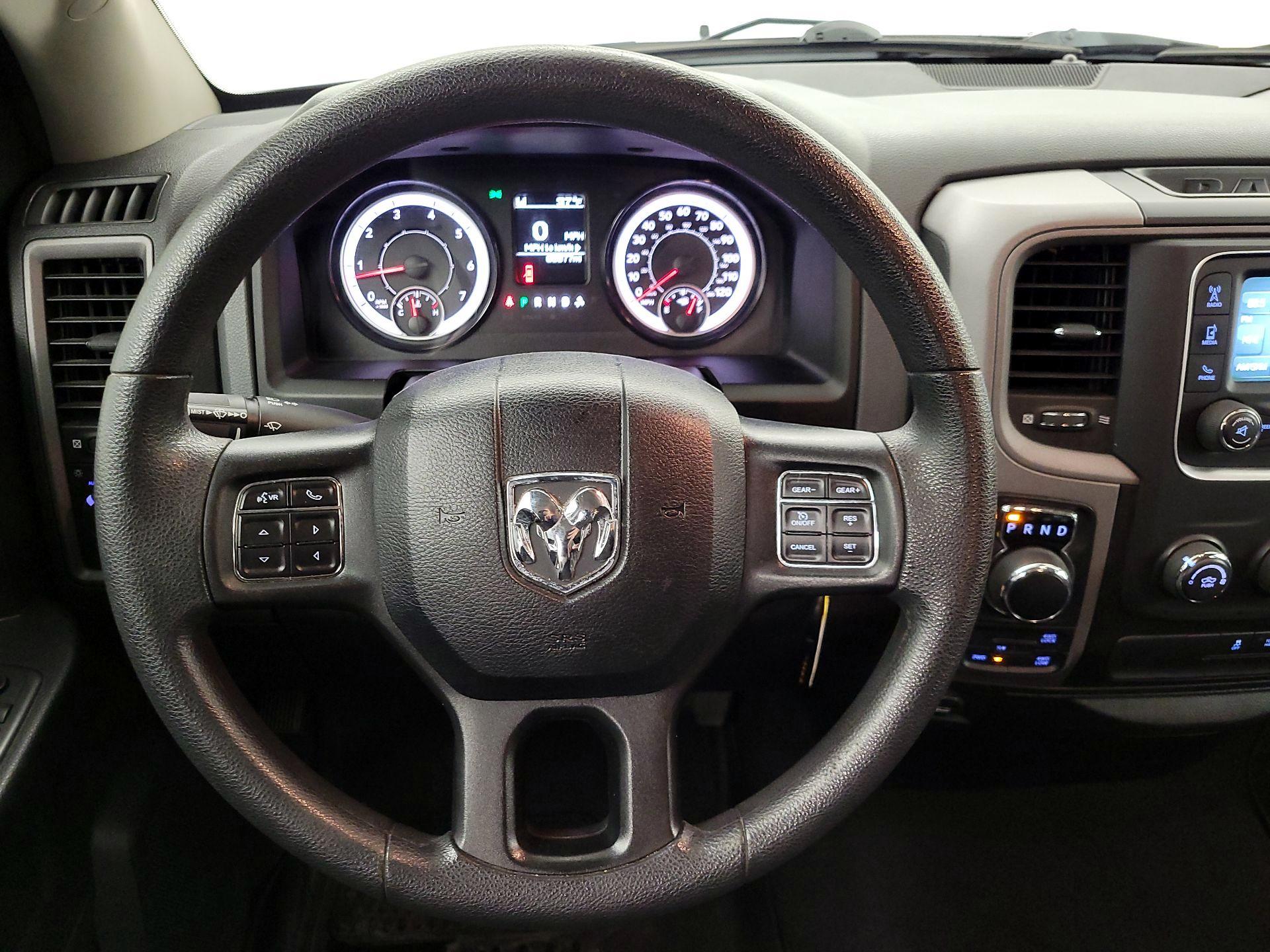 Thumbnail: 2019 RAM 1500 Classic - 10