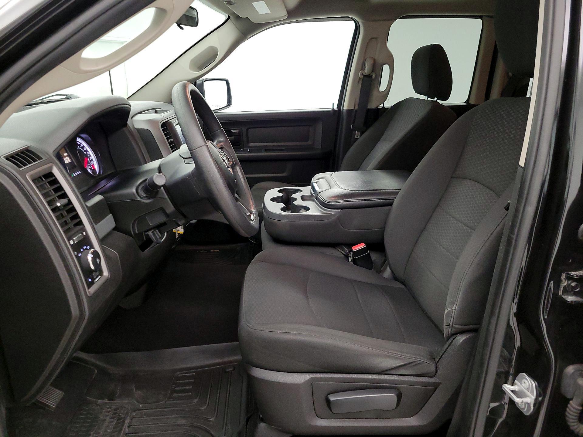 Thumbnail: 2019 RAM 1500 Classic - 11